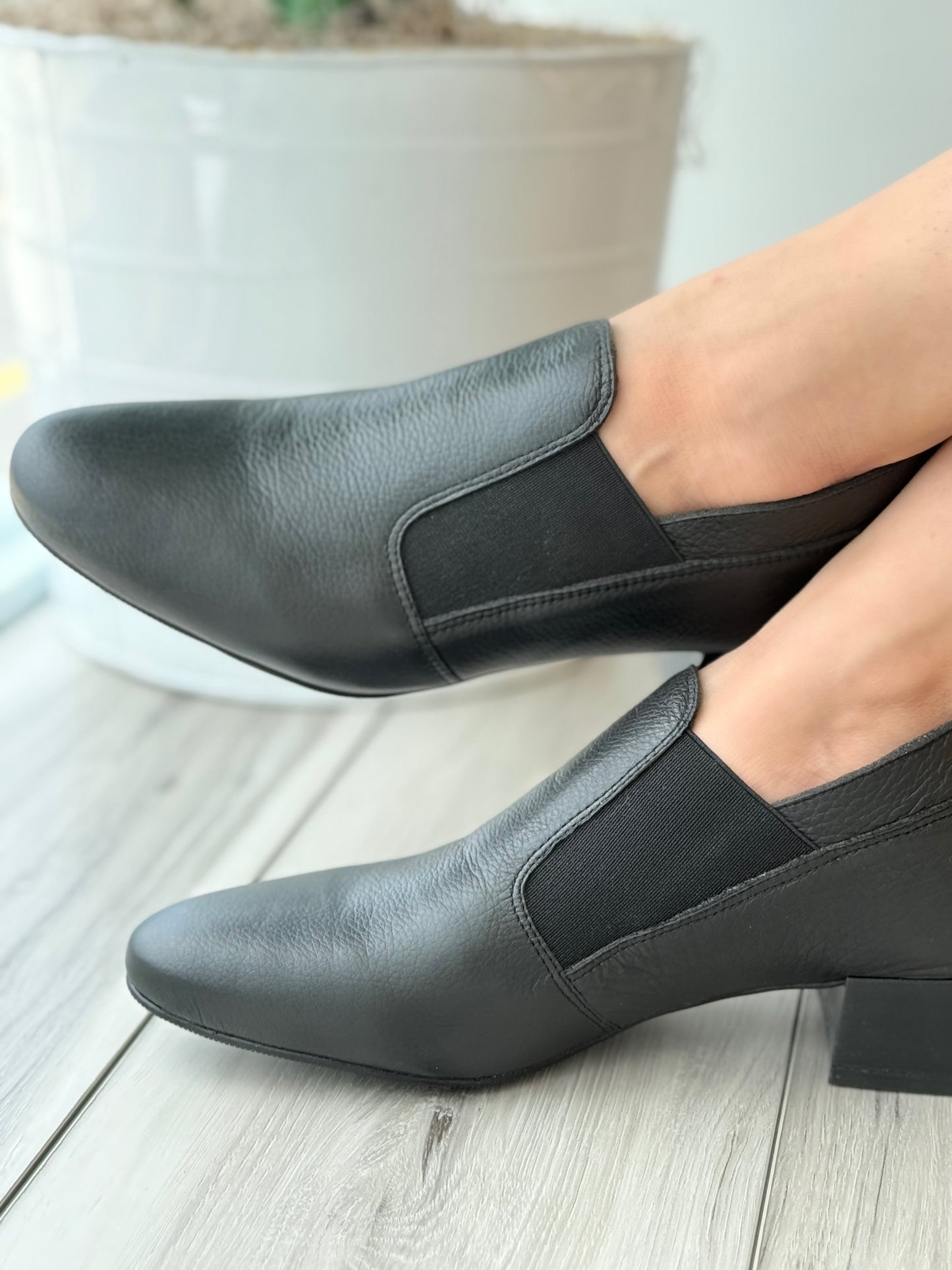 Liora black boot