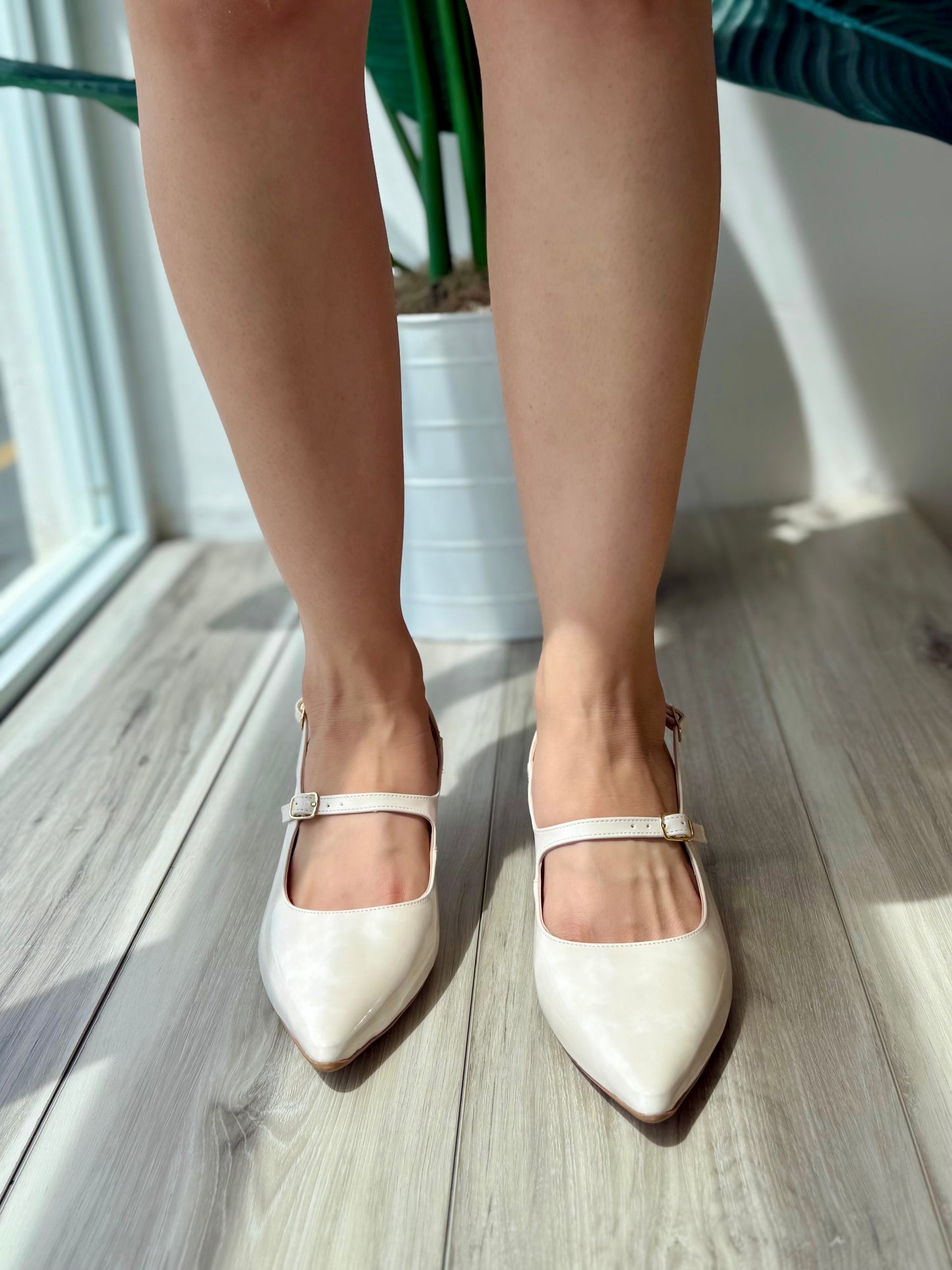 Simona off white