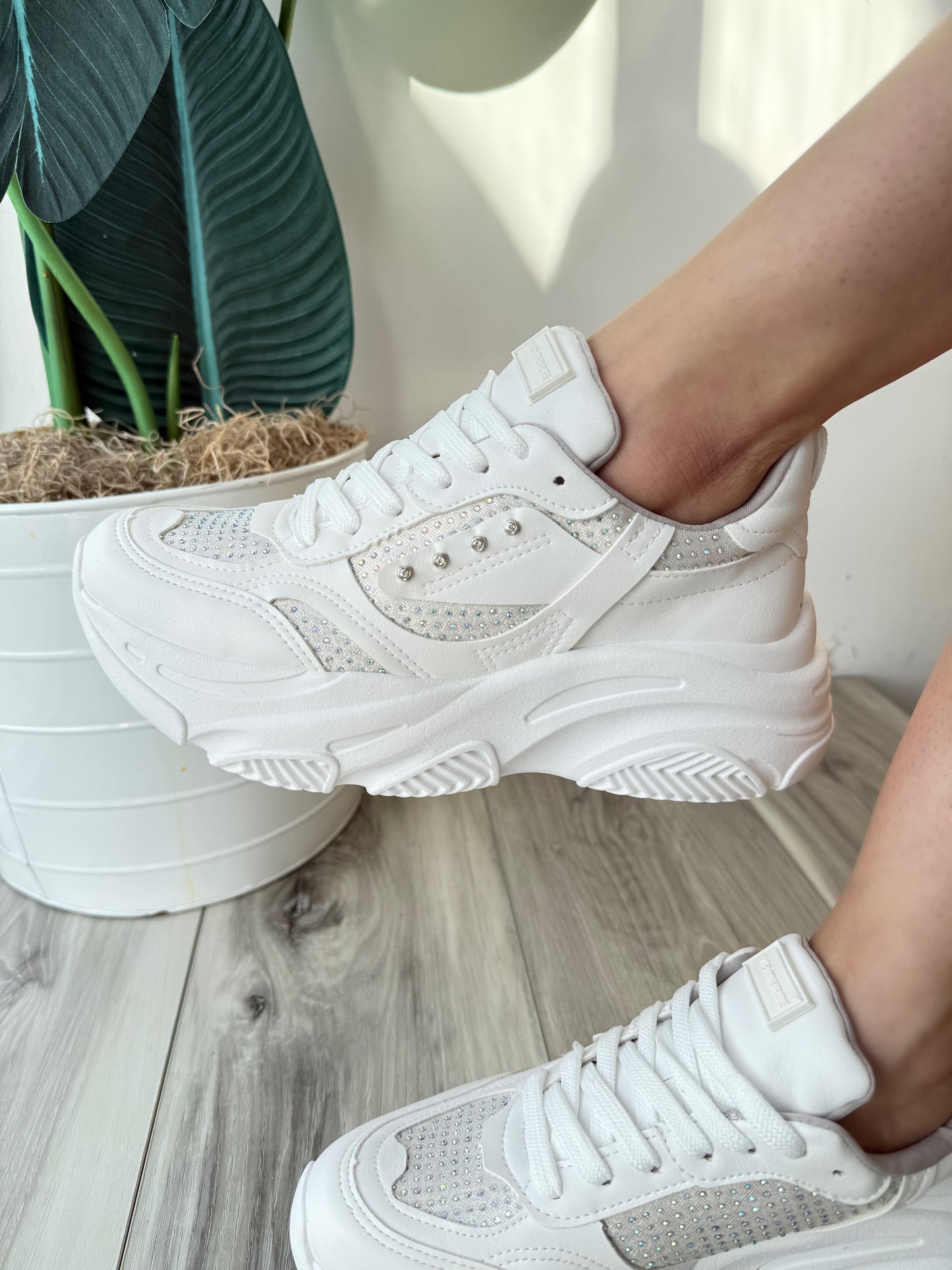 Mango White