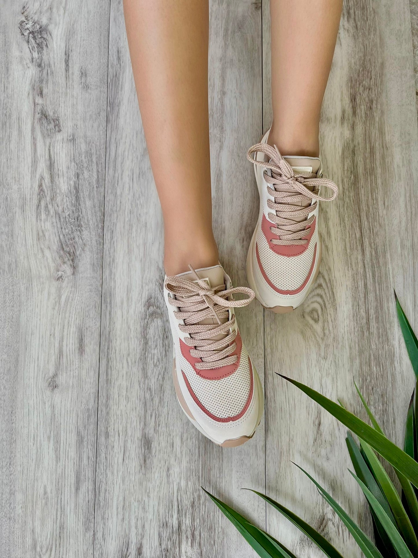 Shashi sneaker- 4,5,11 - Stela The Shoetique