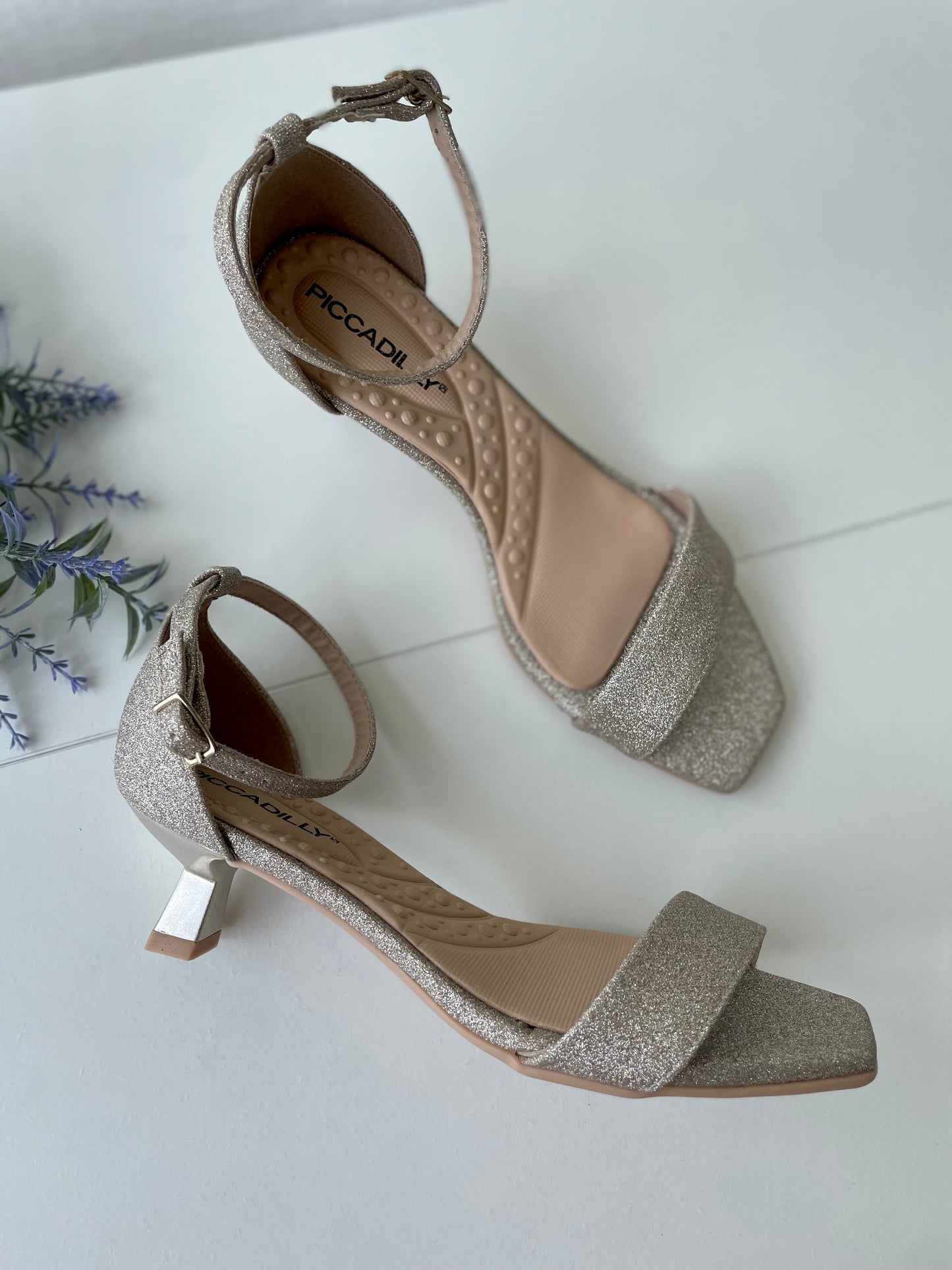 CHAMPAGNE GLITTER LOW HEEL 588.006