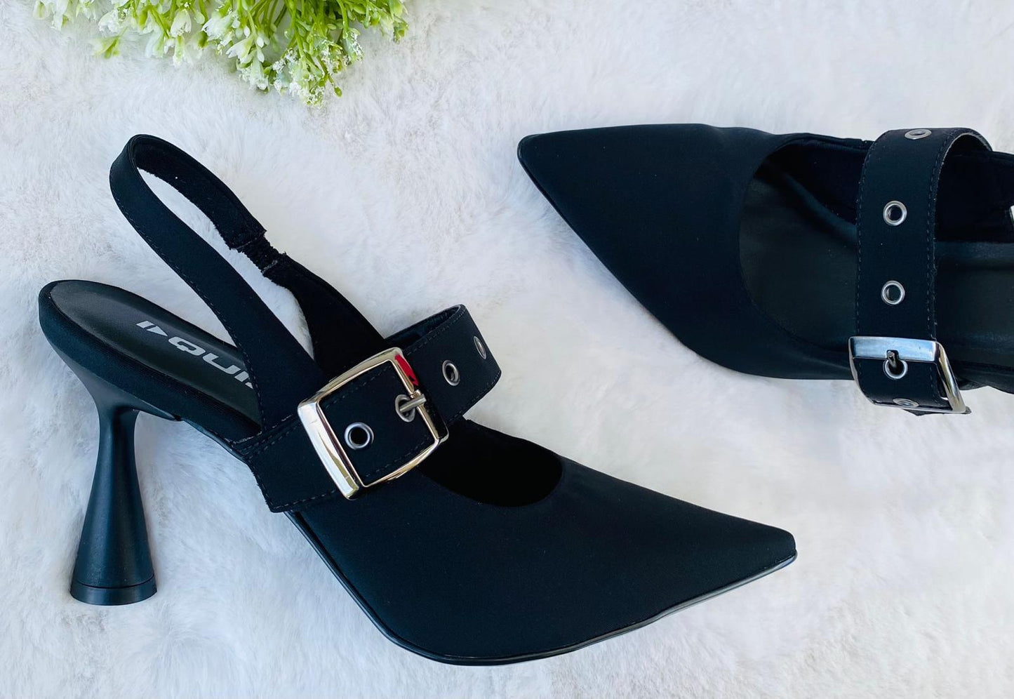 BELT DETAIL ROUND HEEL 1985-05