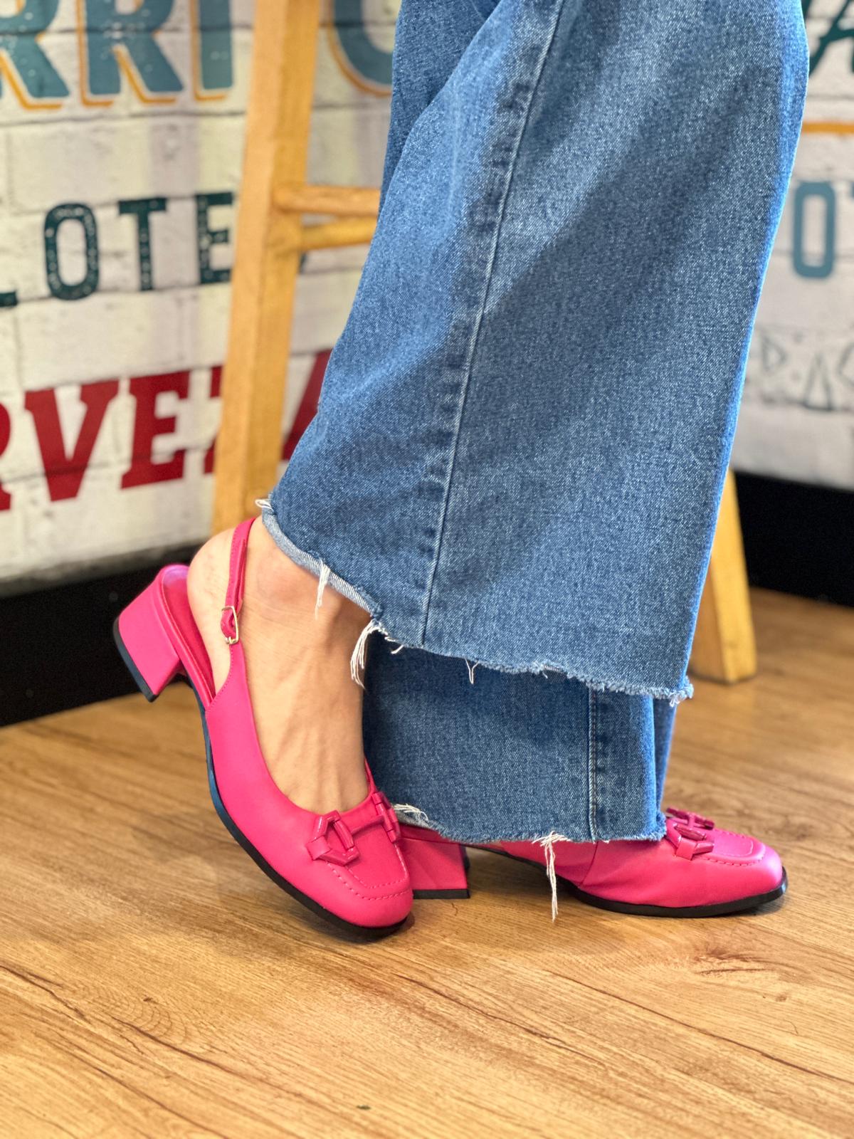 ROUND TOE BLOCK HEEL SLINGBACK 1979-12