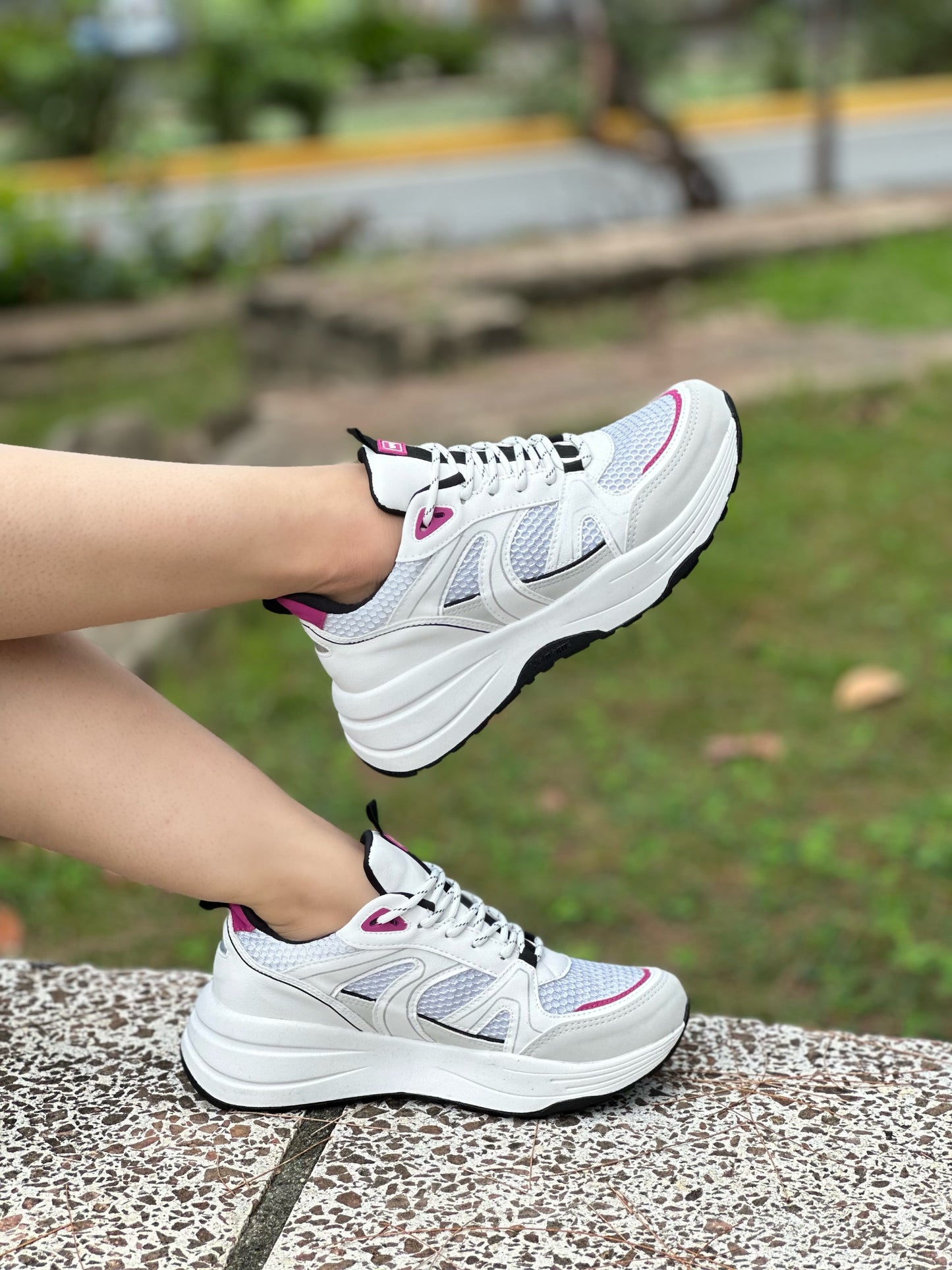 Triana Sneaker 4,5,6,7,9,11 - Stela The Shoetique
