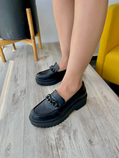 Ayla black loafer