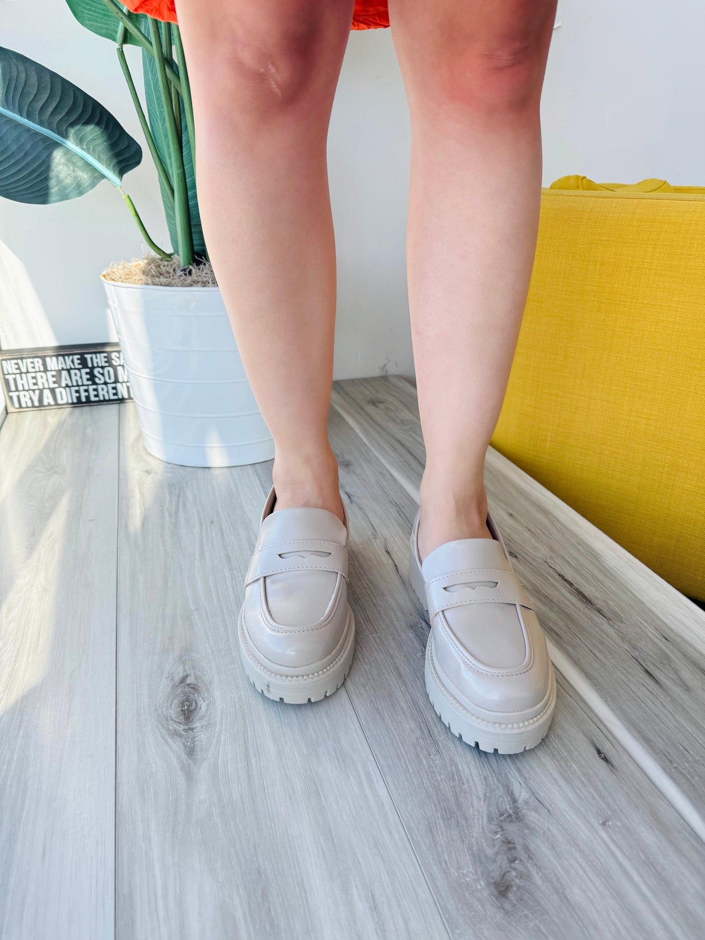 Nila ginger loafer