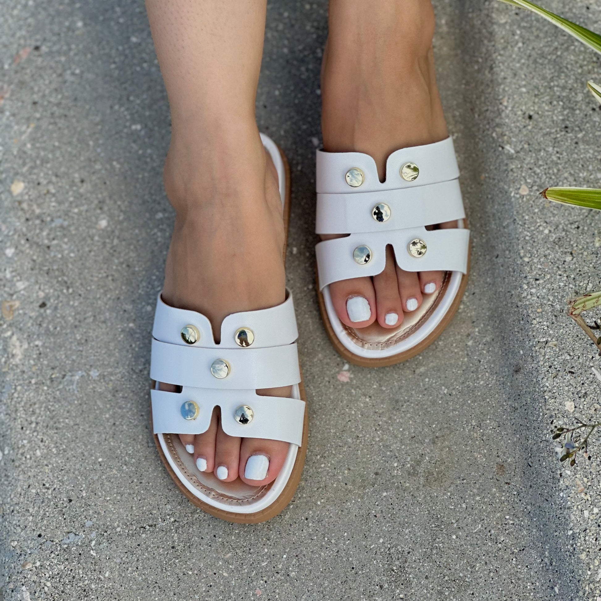 Darice white flat - Stela The Shoetique