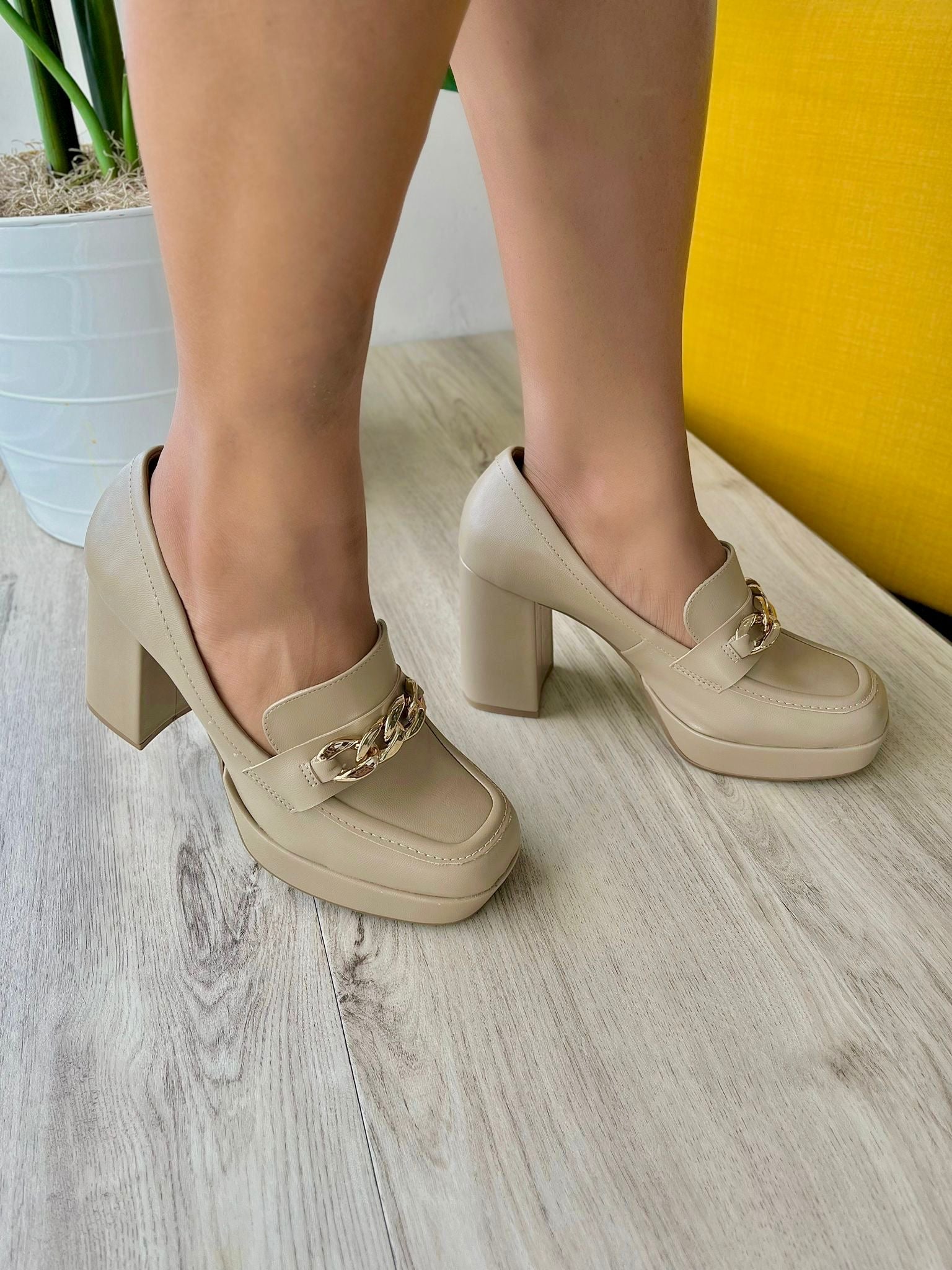 Vera beige Loafer - Stela The Shoetique