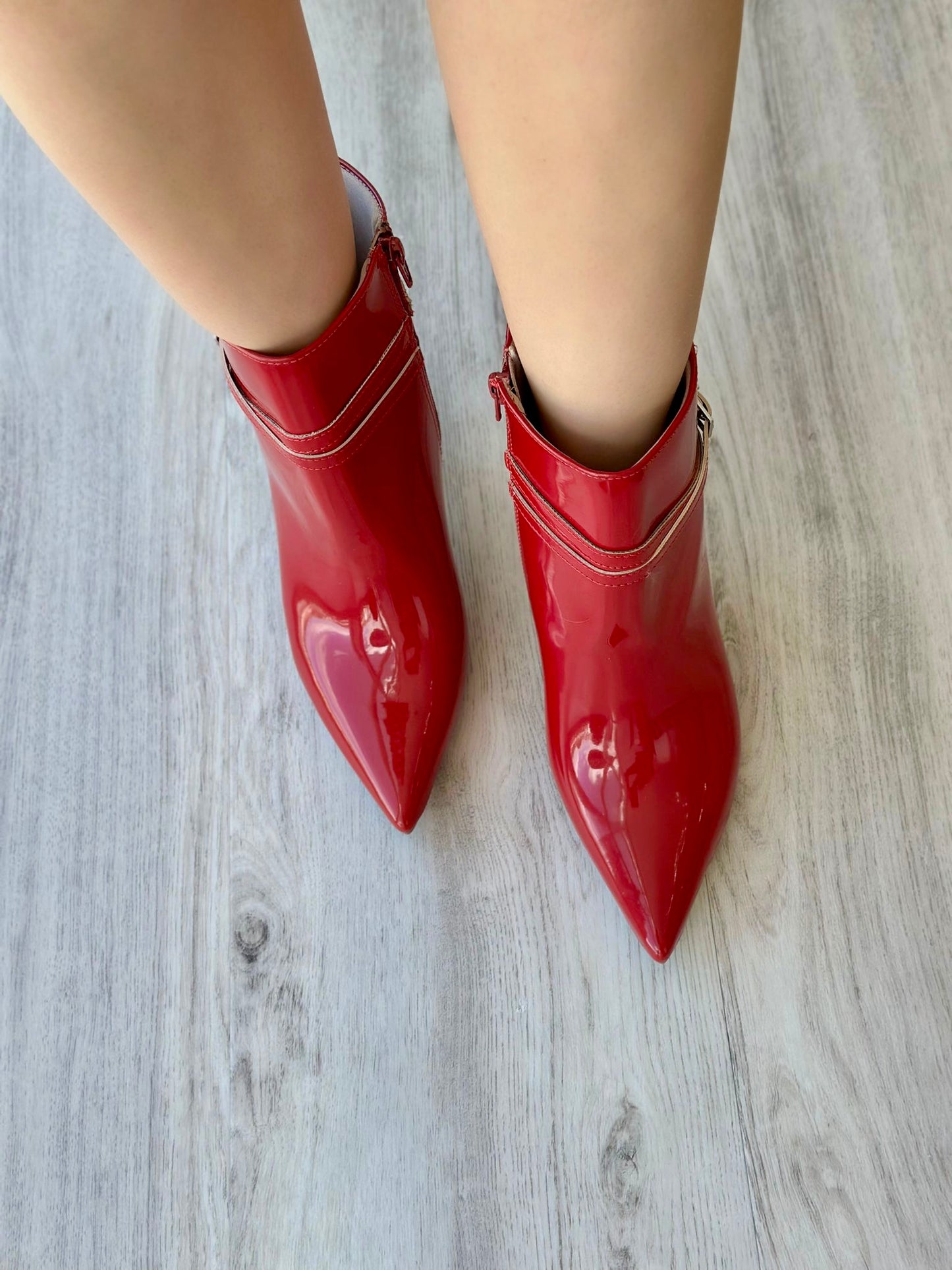 Lary red boot