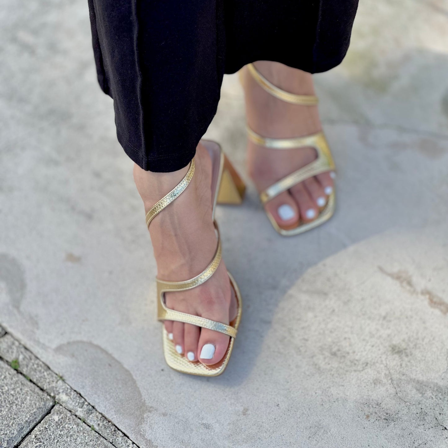 Ava golden heel