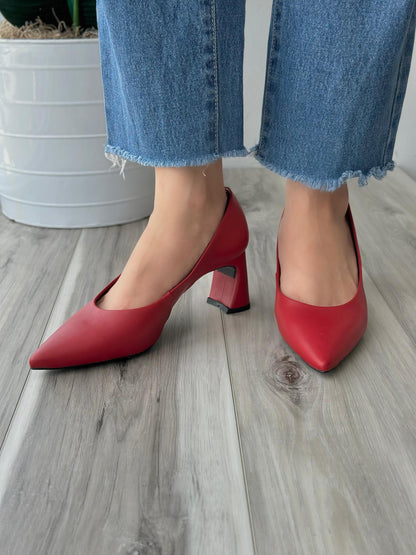 Kelly red heel