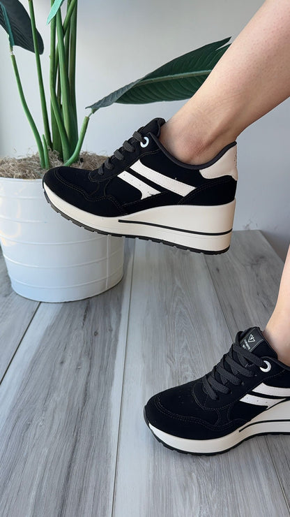 Travis black heeled sneaker