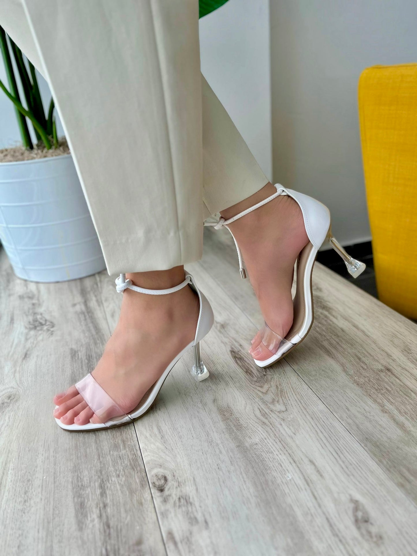 Vero white- 6,9,10,11 - Stela The Shoetique