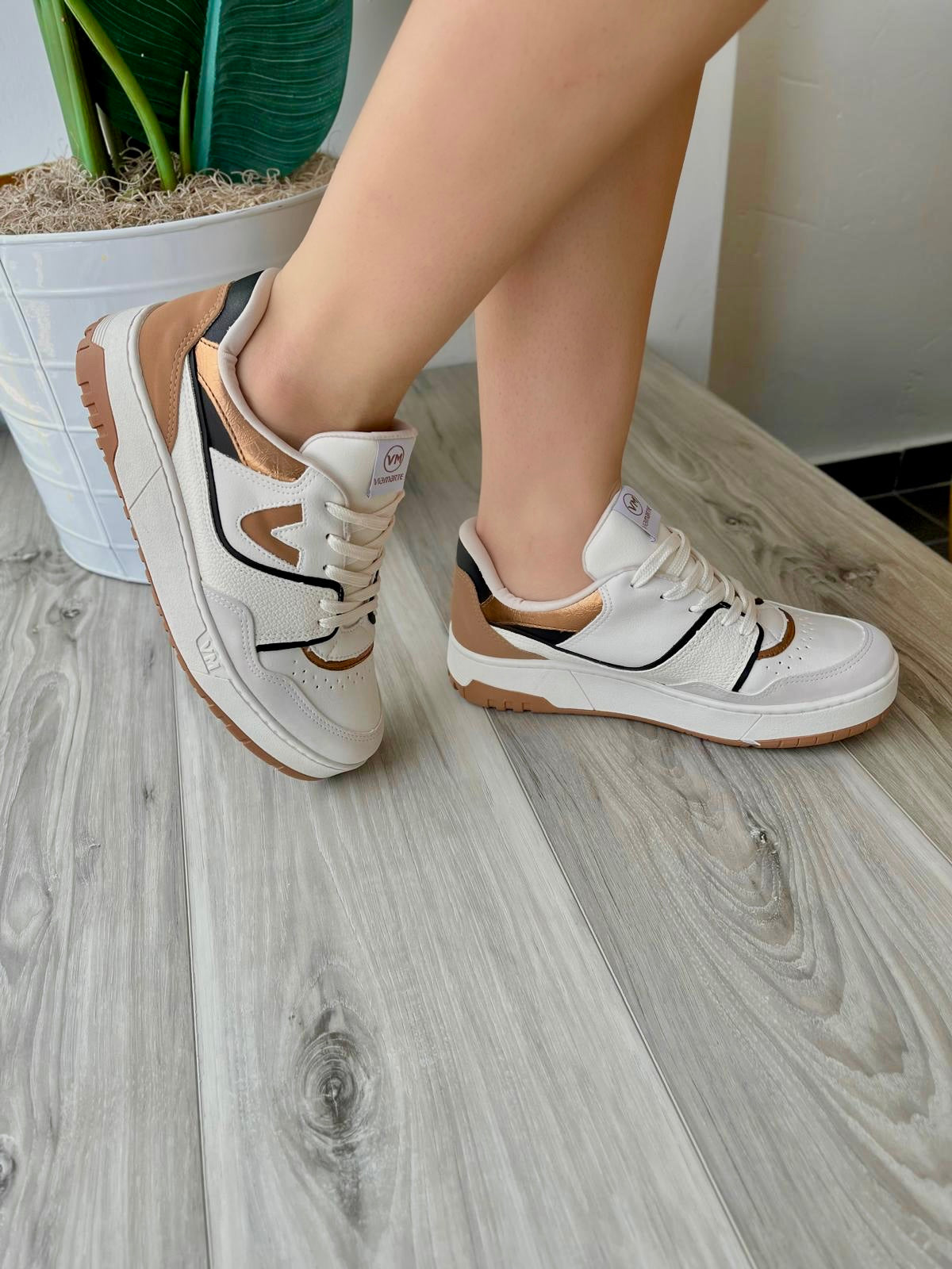 Benita off white sneaker - Stela The Shoetique