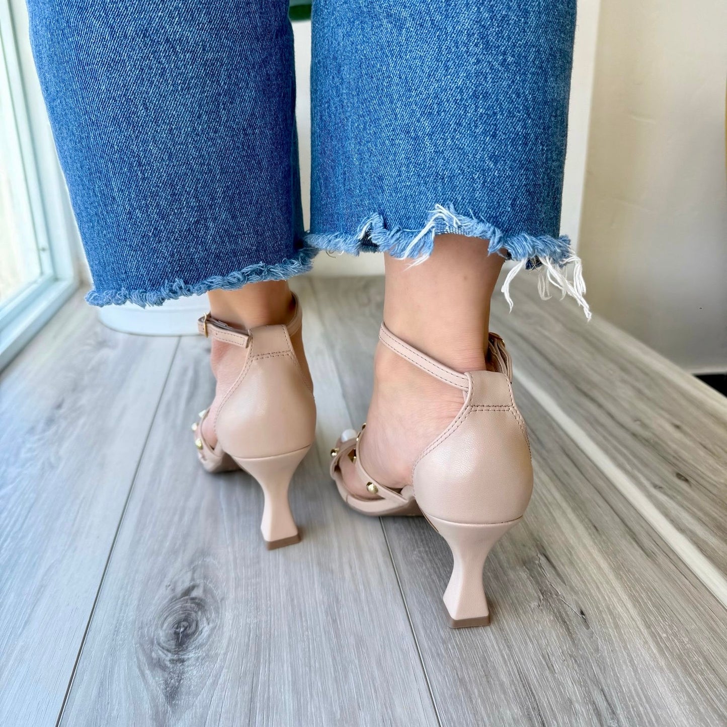 Milo beige heel