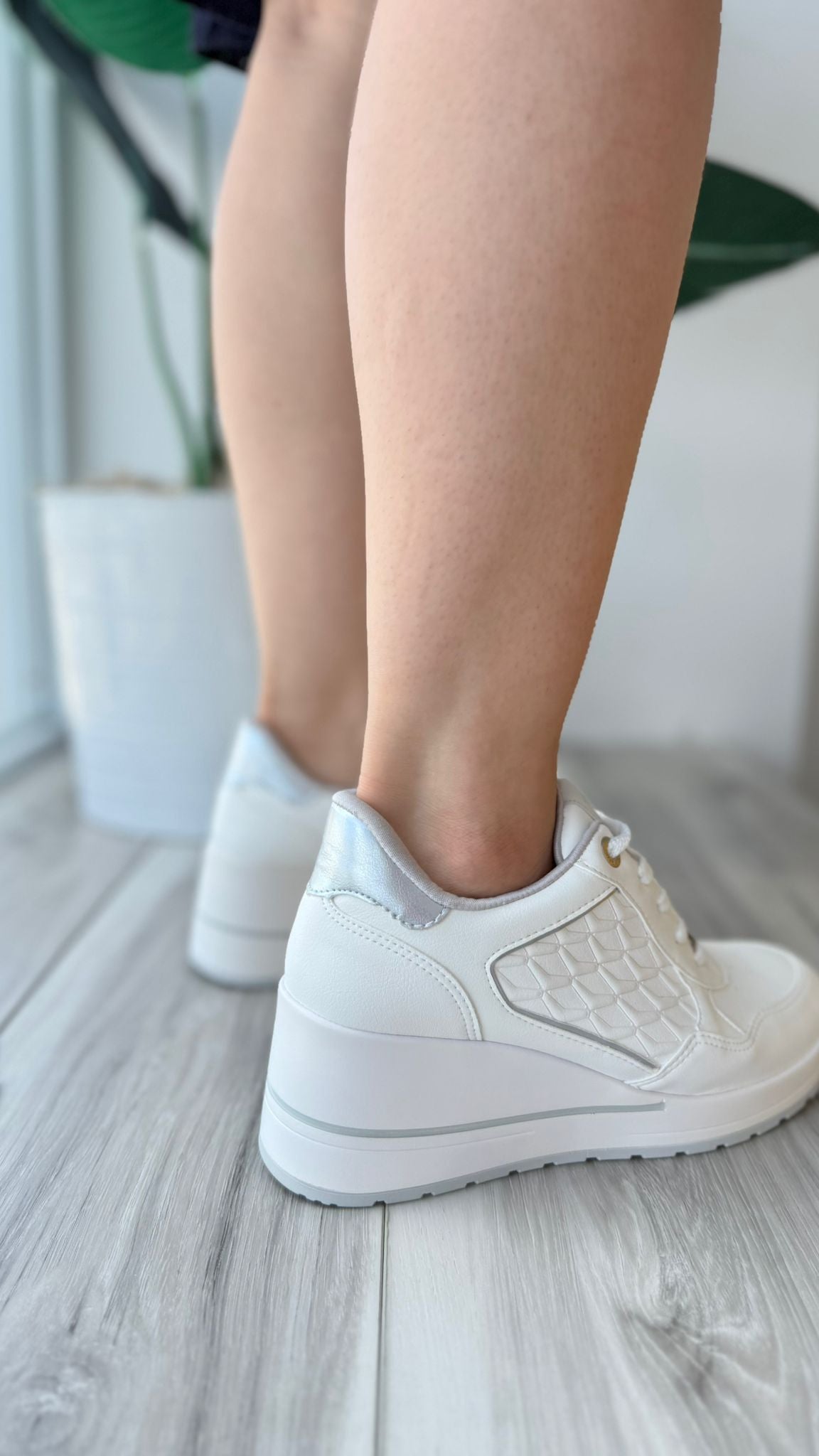 Benicio off white silver sneaker