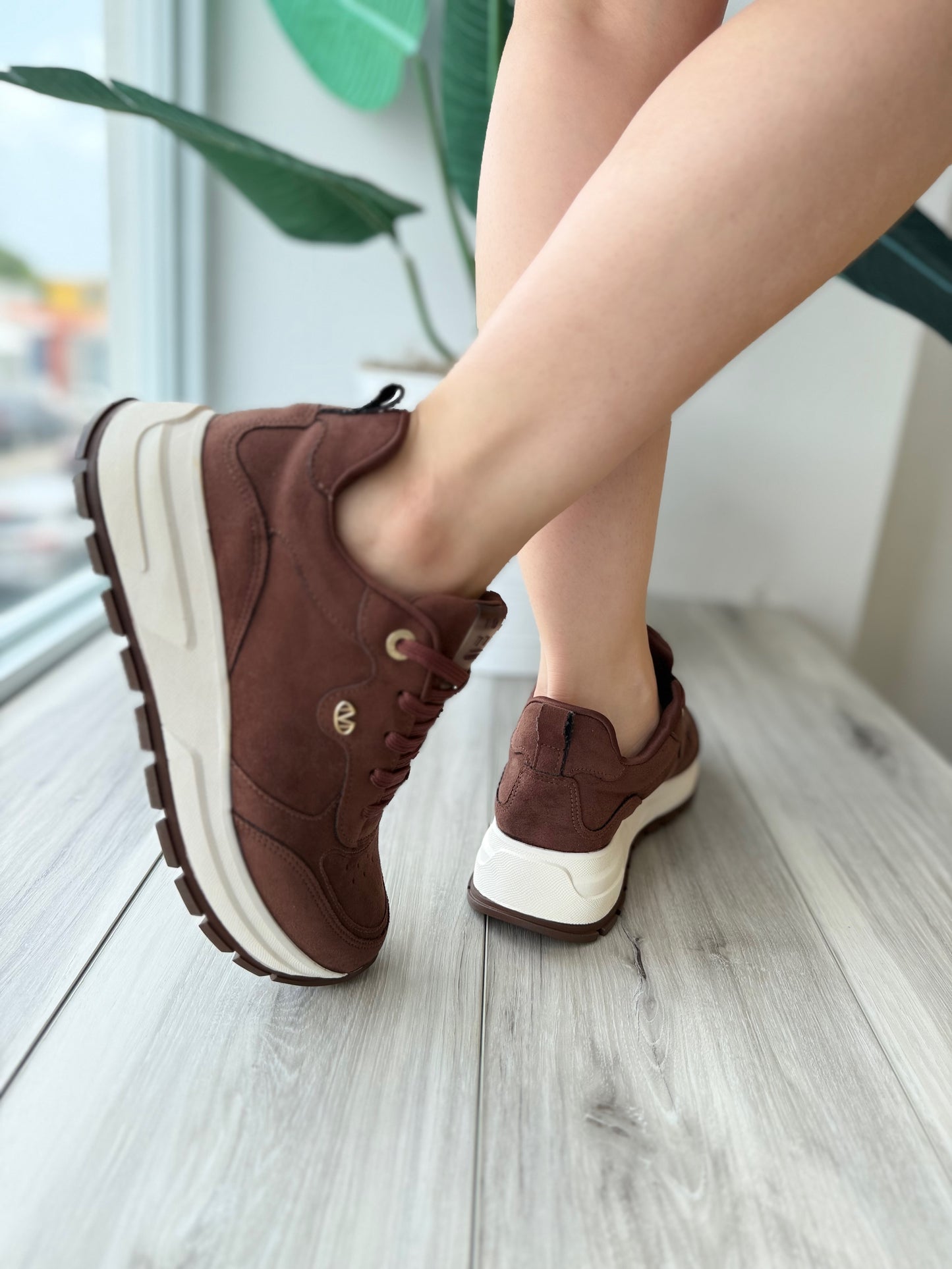 Cristobal dark brown