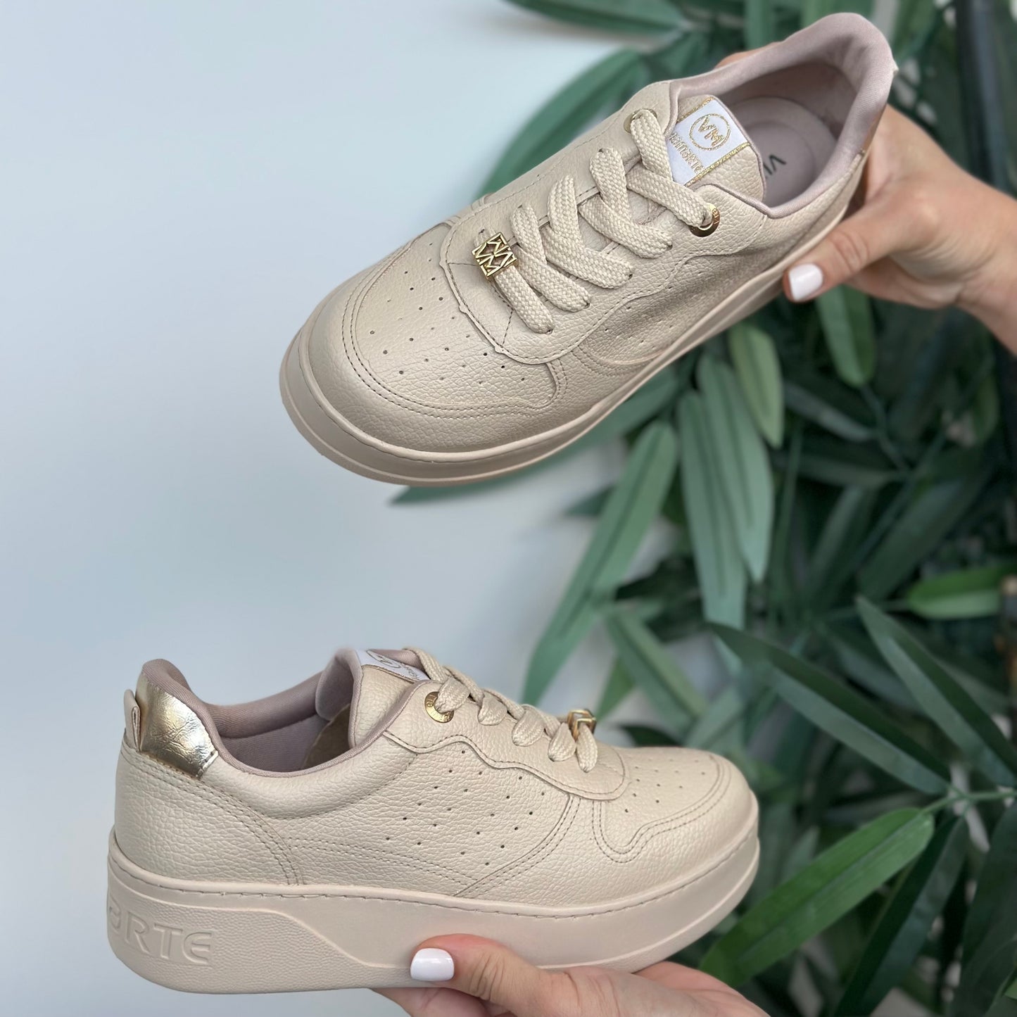 Petra beige sneaker