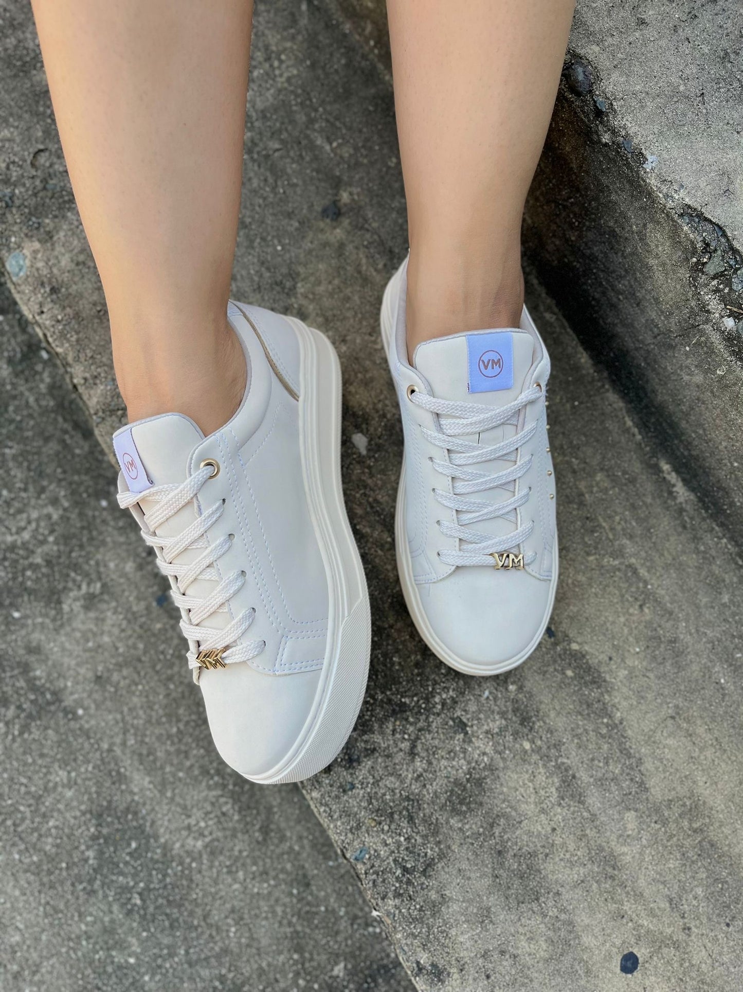 11905-02 Off White Gold Mid High Sneaker