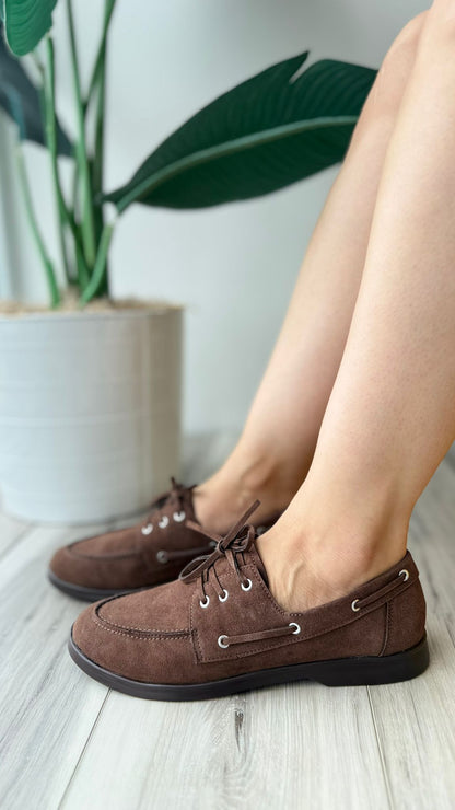 Hazel cafe topsider