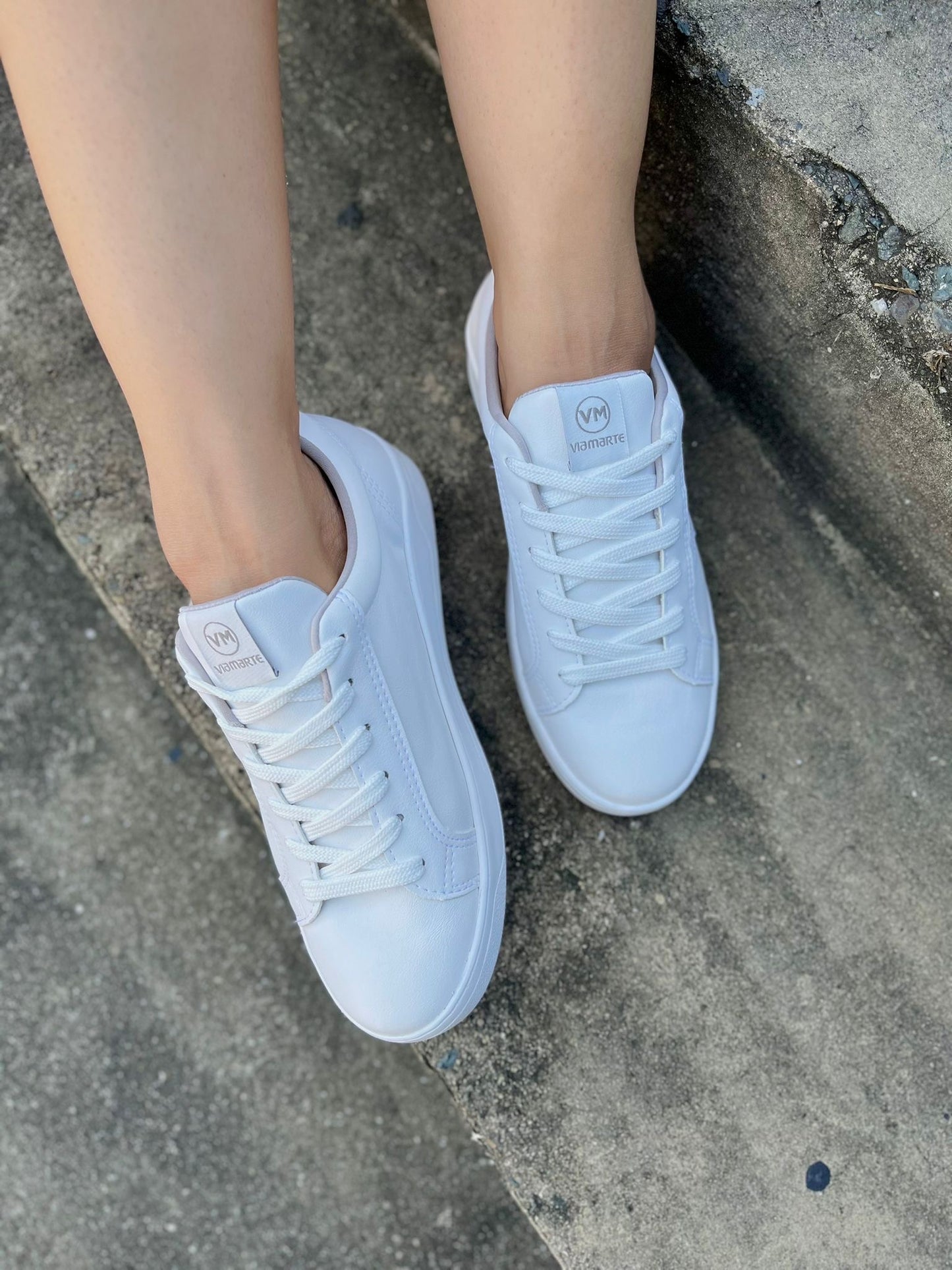 Celina white low sneaker