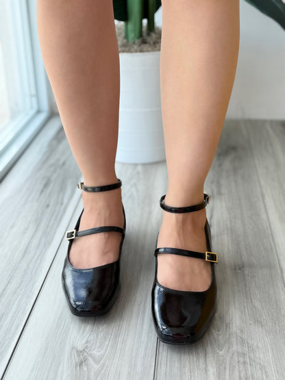 Esmeralda Black