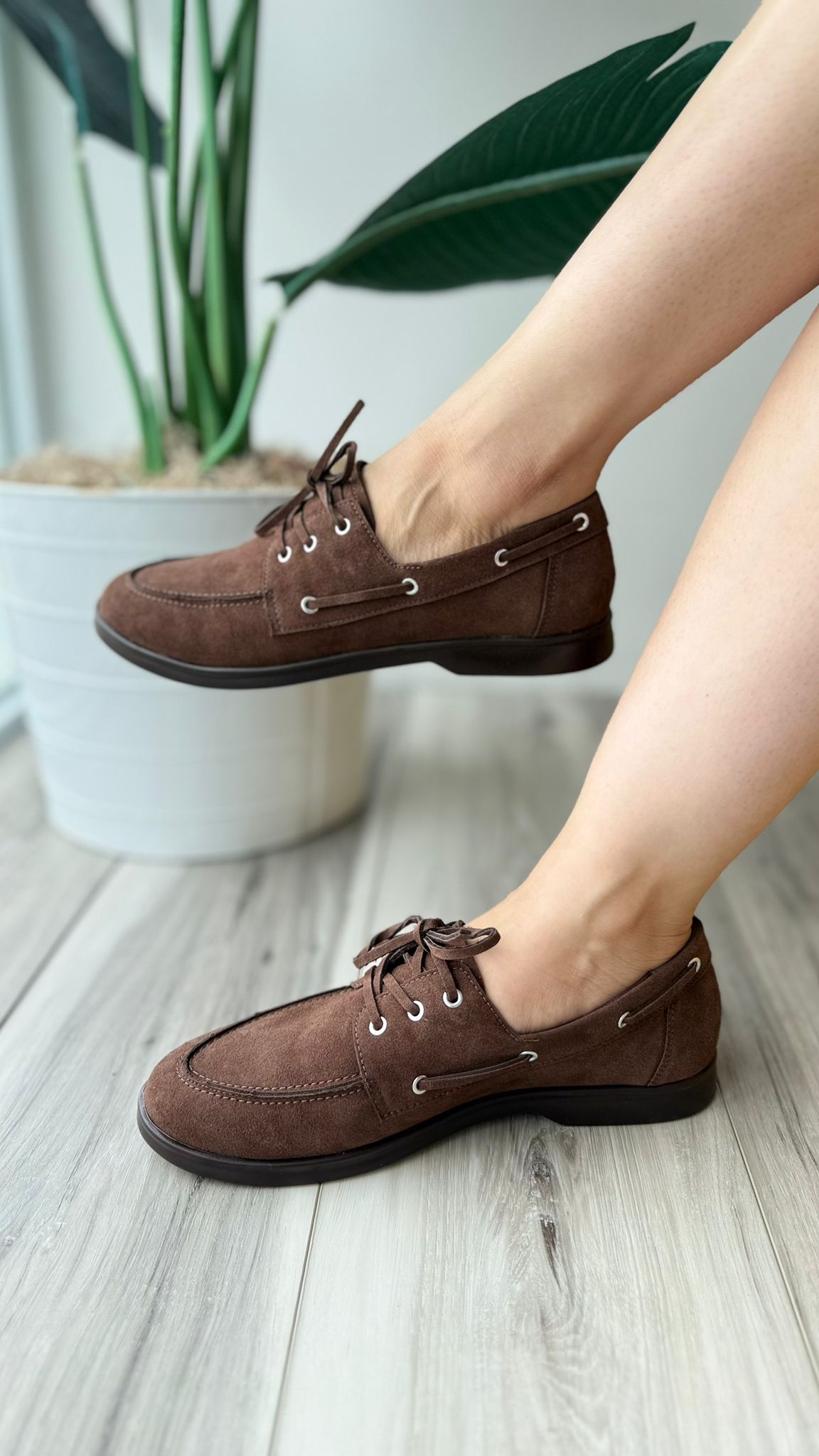Hazel cafe topsider