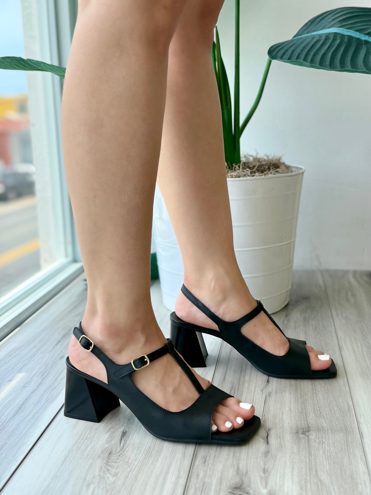 Amalia black