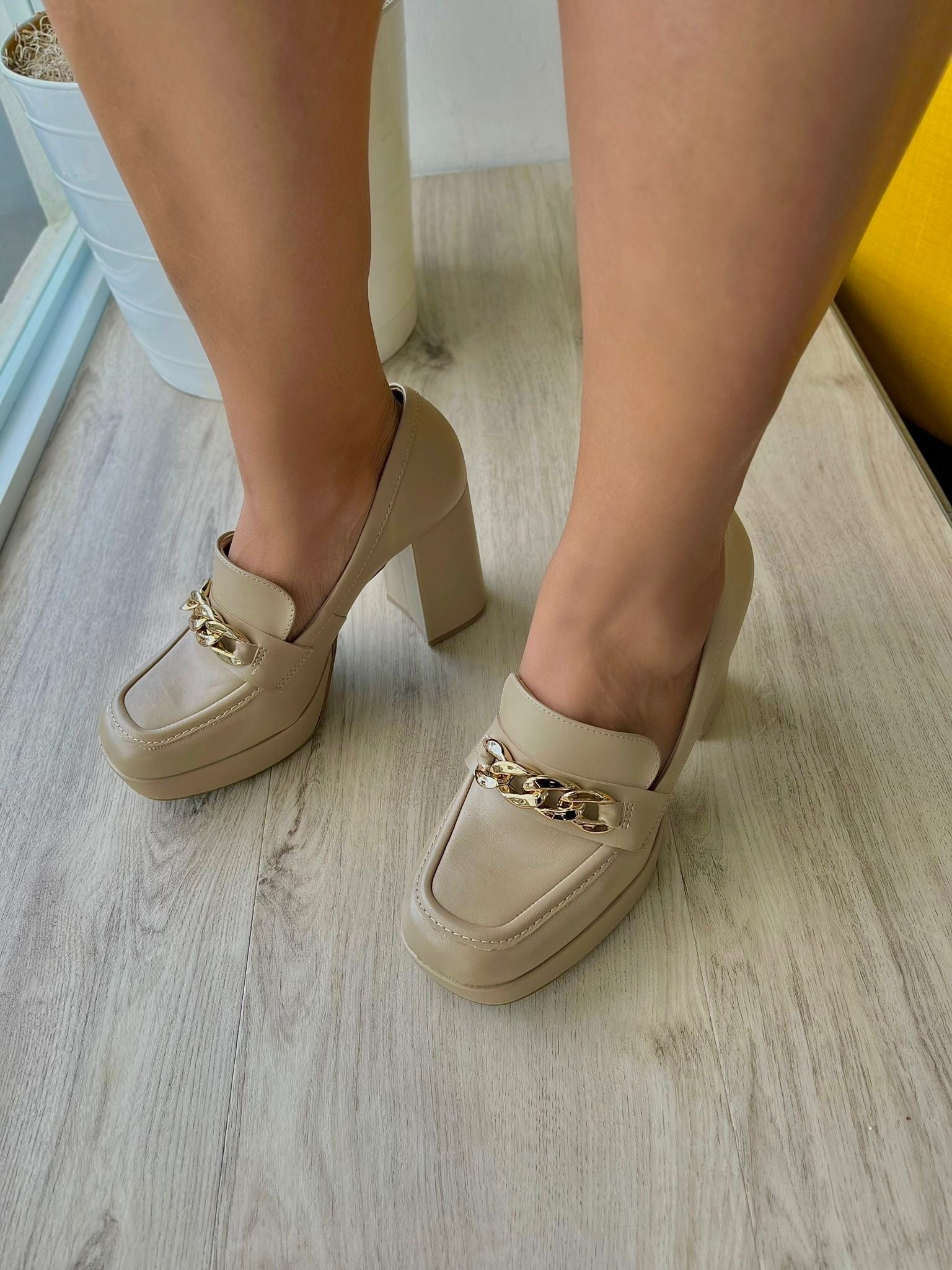 Vera beige Loafer - Stela The Shoetique