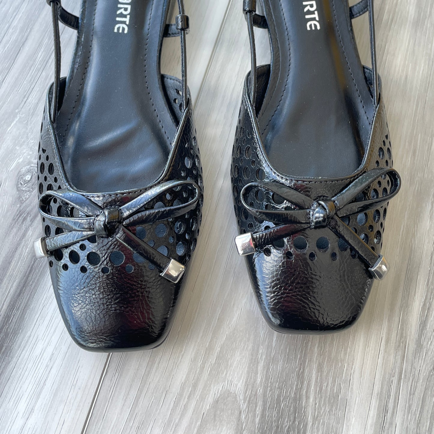 Poppy black slingback