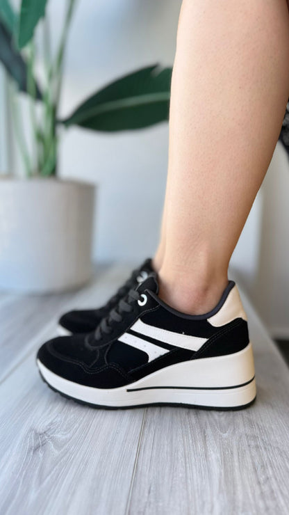 Travis black heeled sneaker