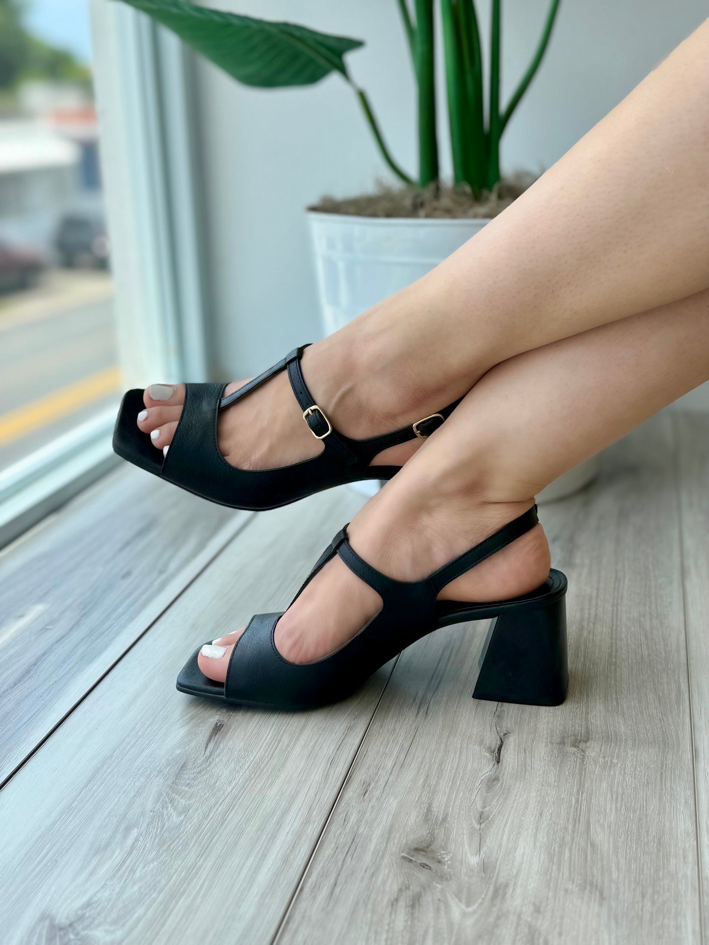 Amalia black