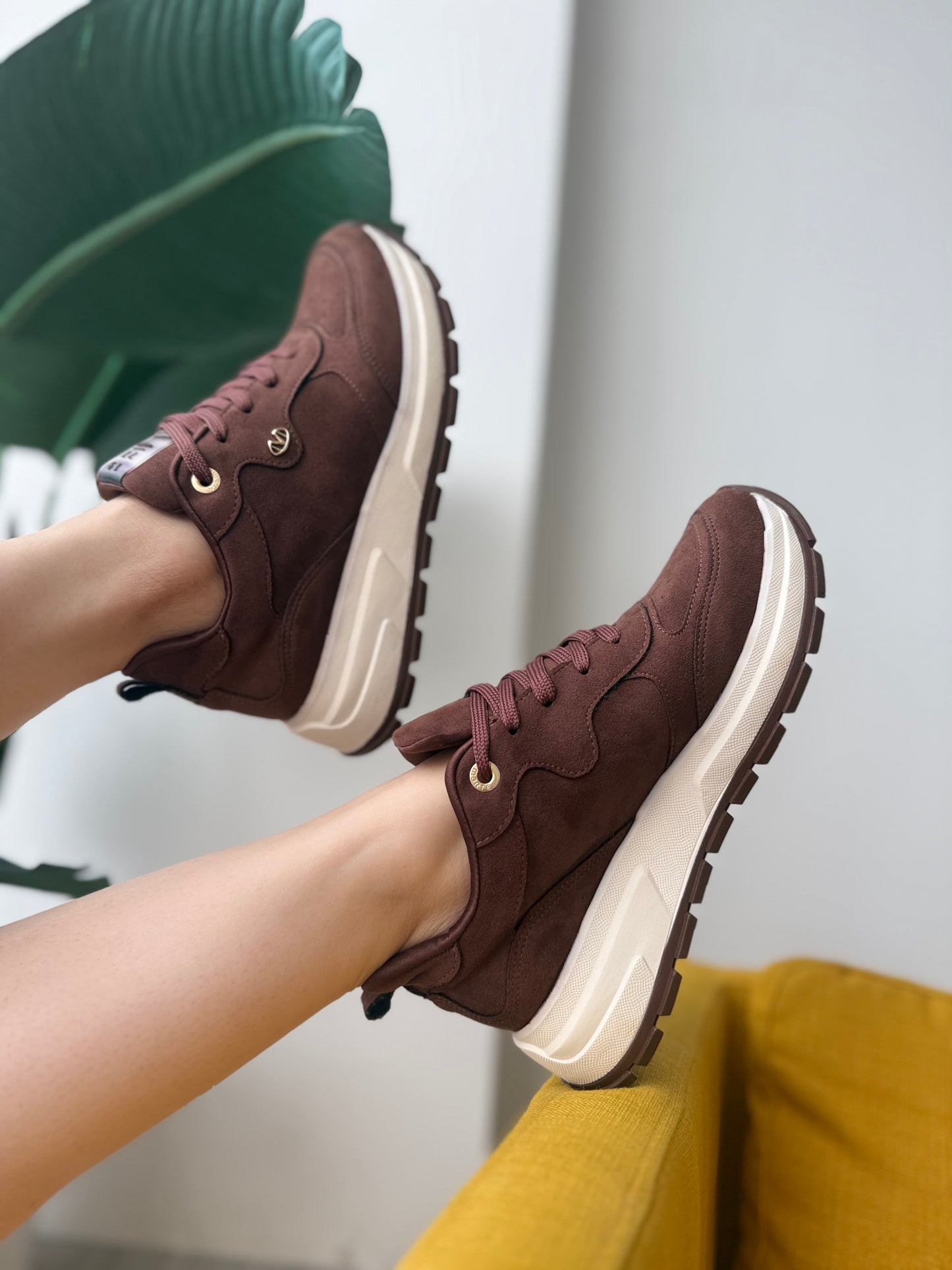 Cristobal dark brown