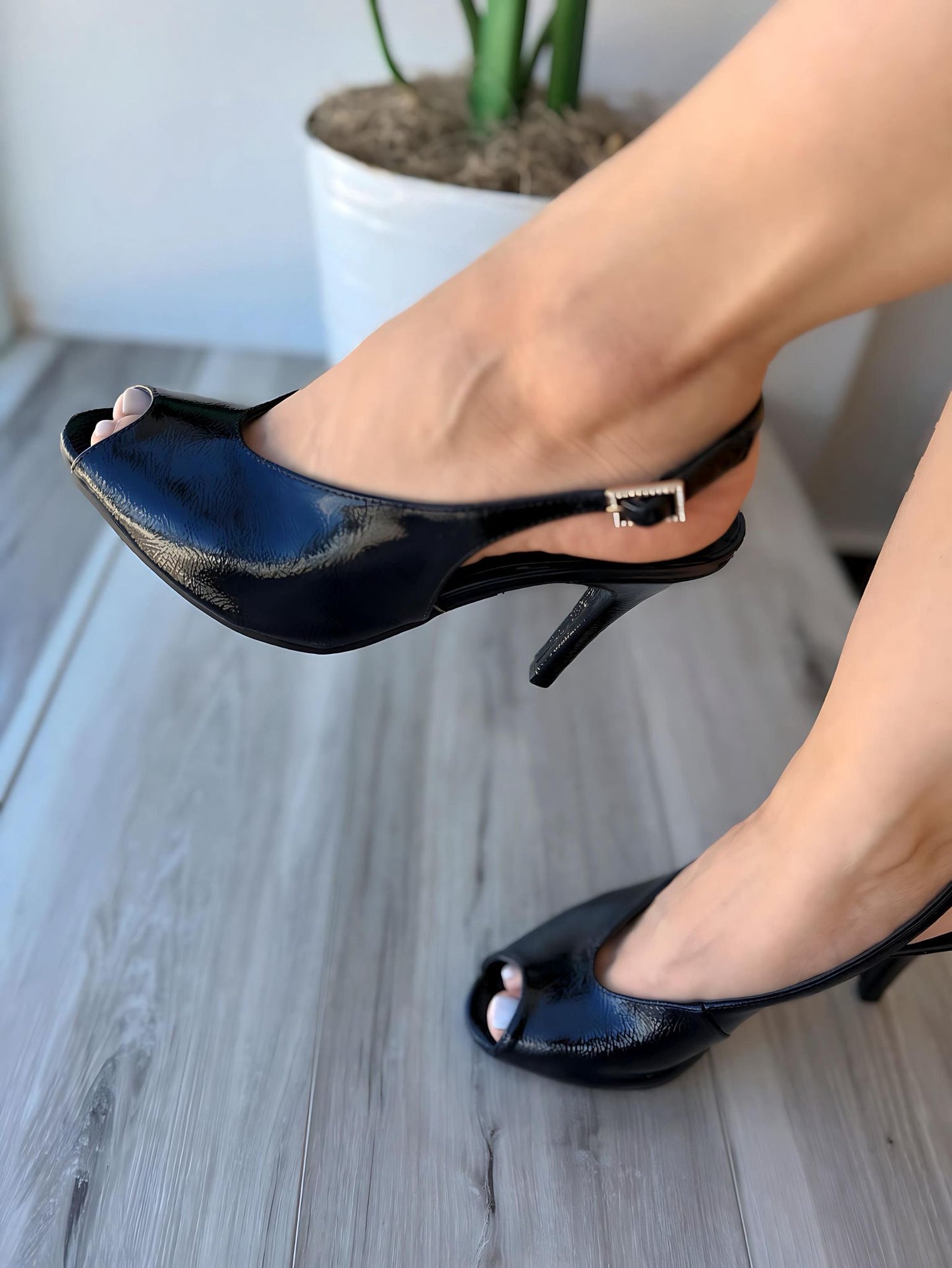 Herminia black