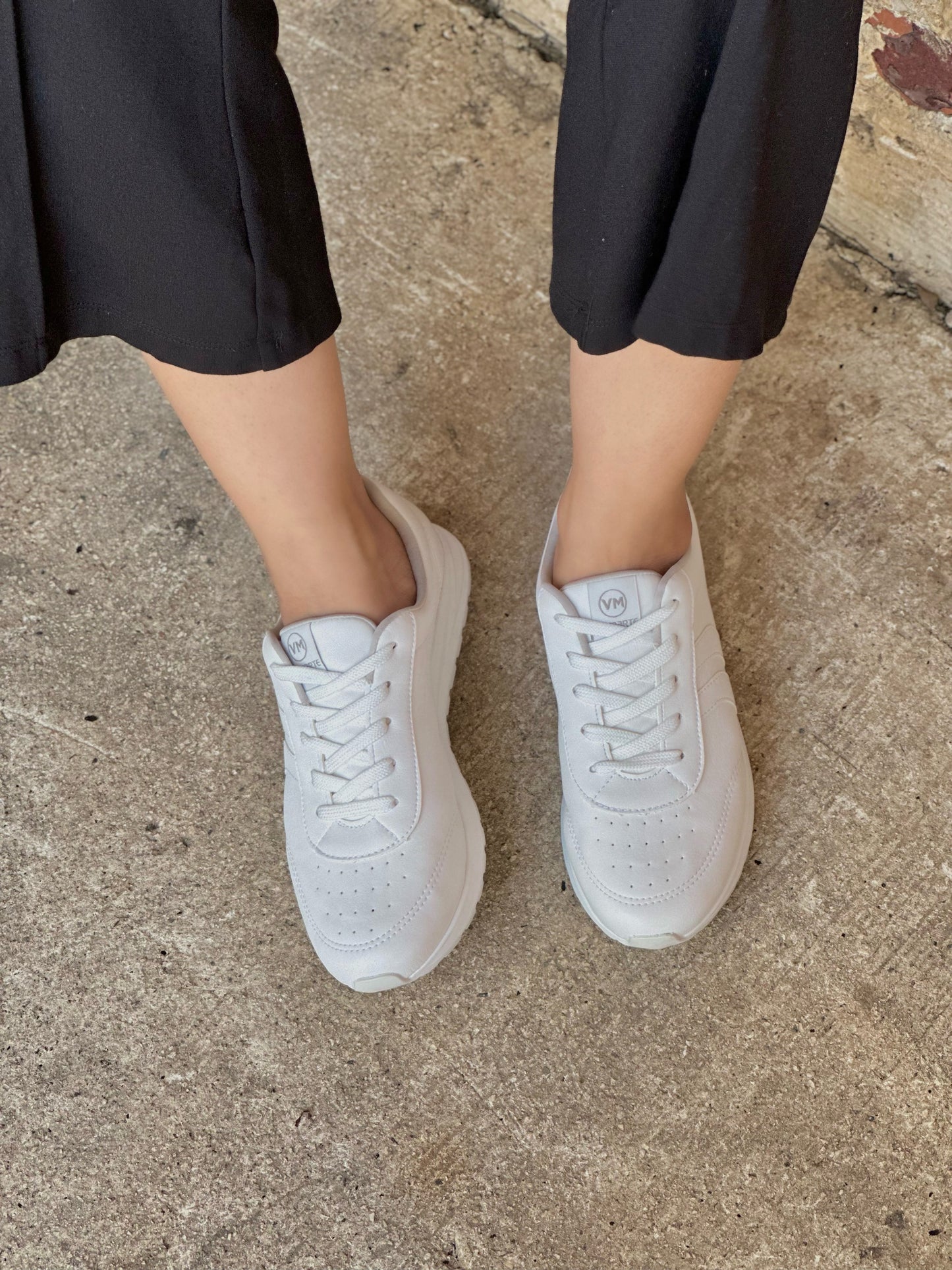 White Low Sneaker 12801