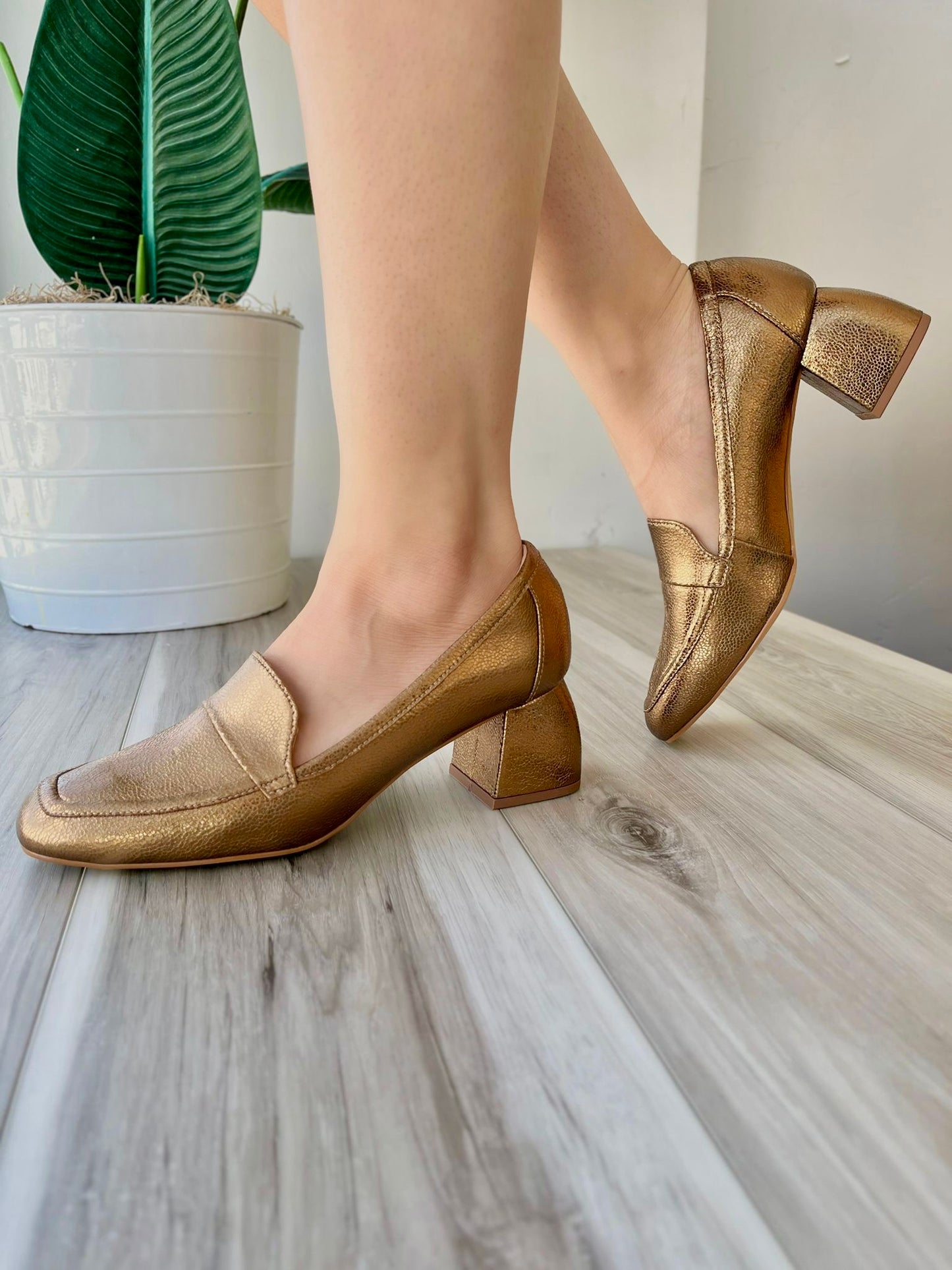 Cindy bronze heel