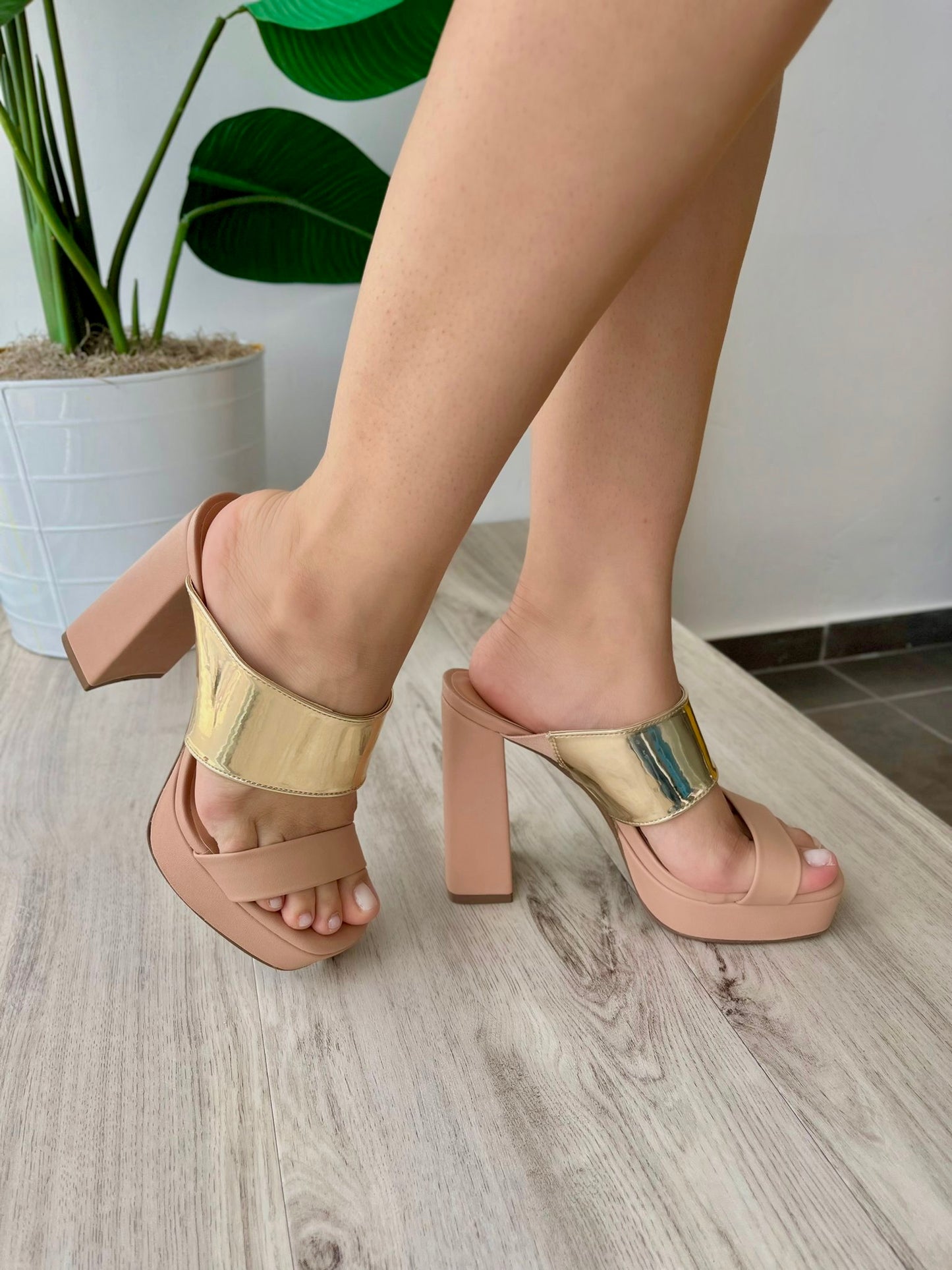 7502 - Size 9 - Stela The Shoetique