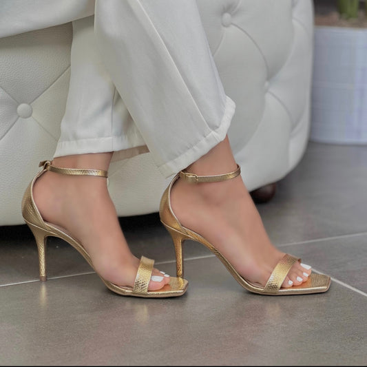 Laura golden heel