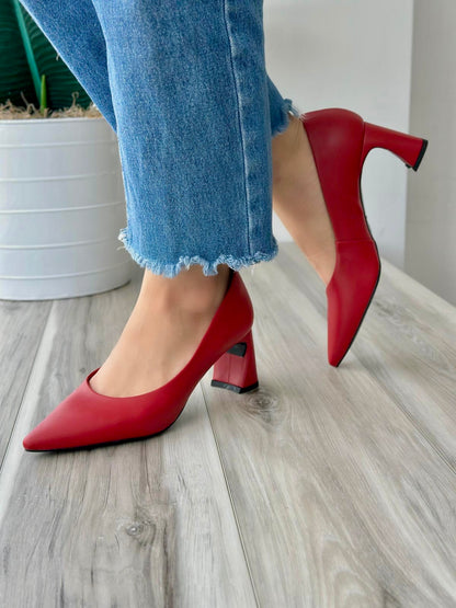 Kelly red heel