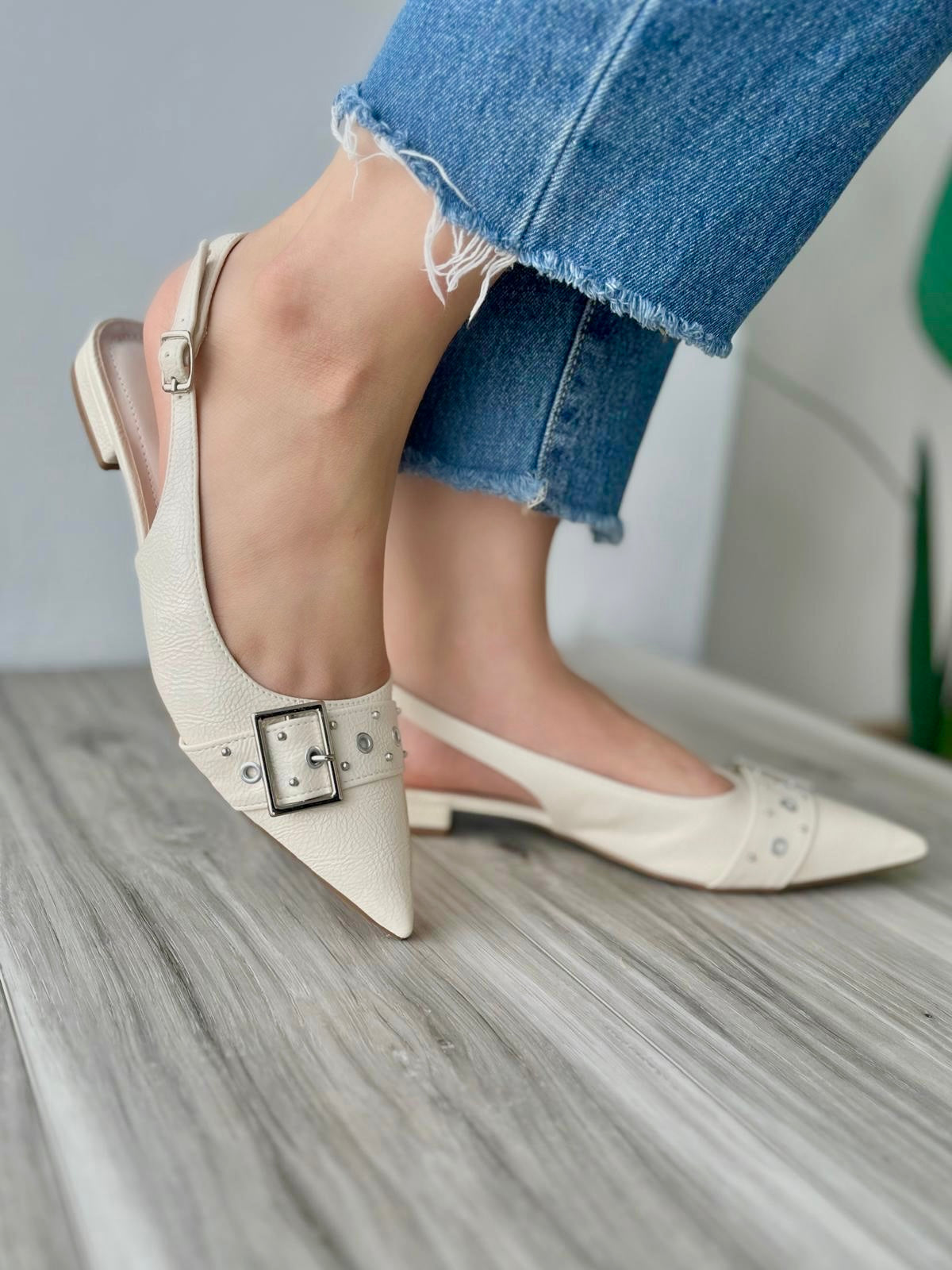 Polo off white slingback