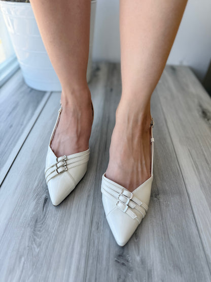 Pili off white