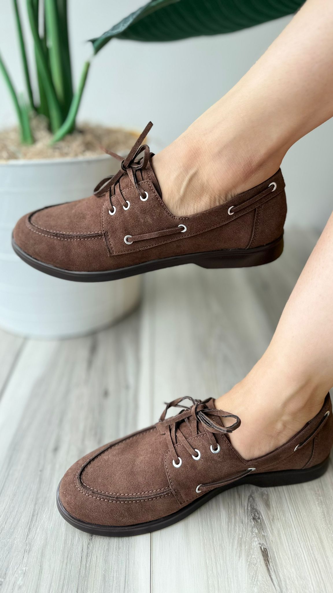Hazel cafe topsider