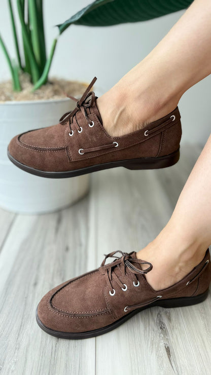 Hazel cafe topsider