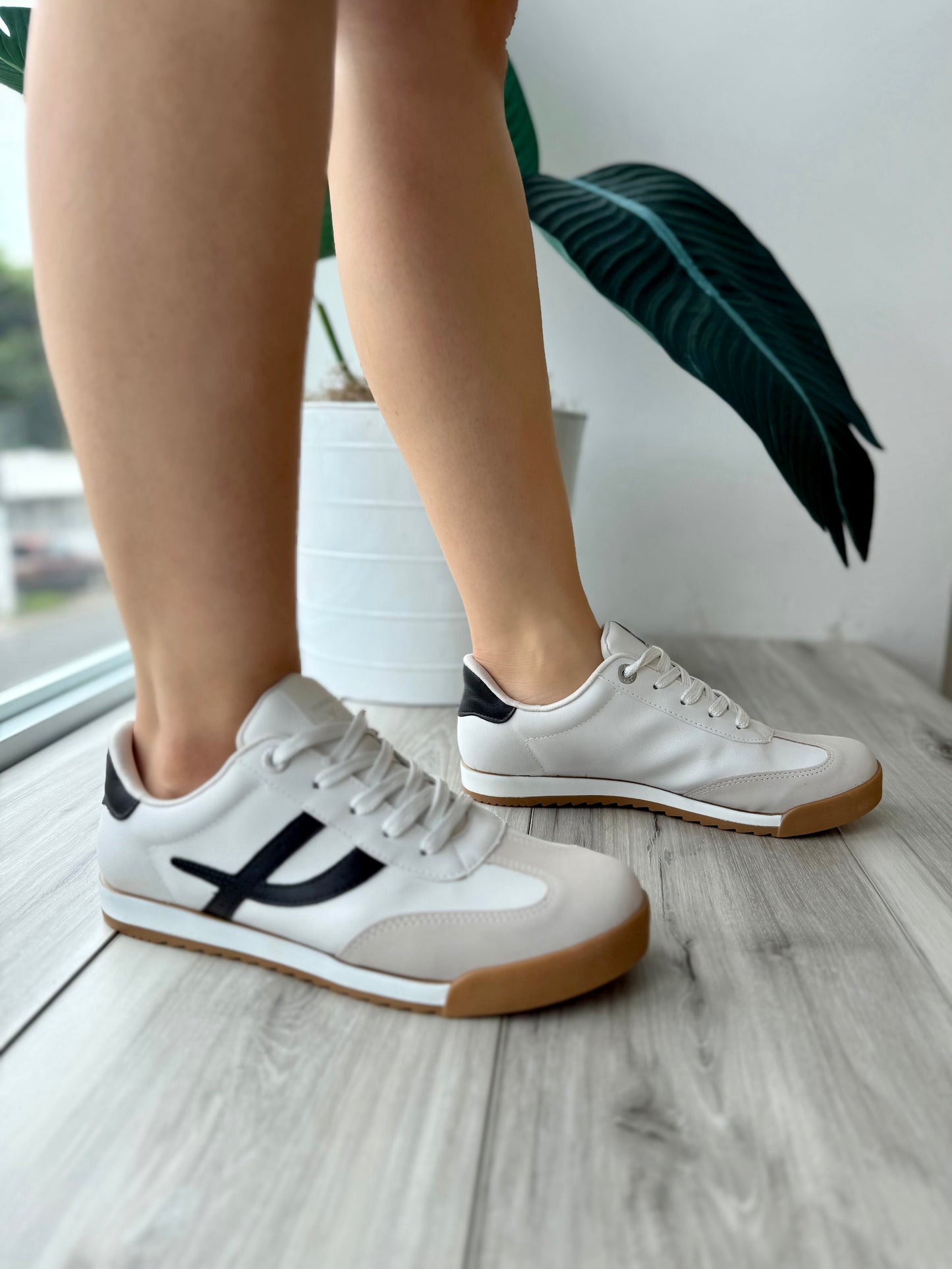 Giovani blk white 7
