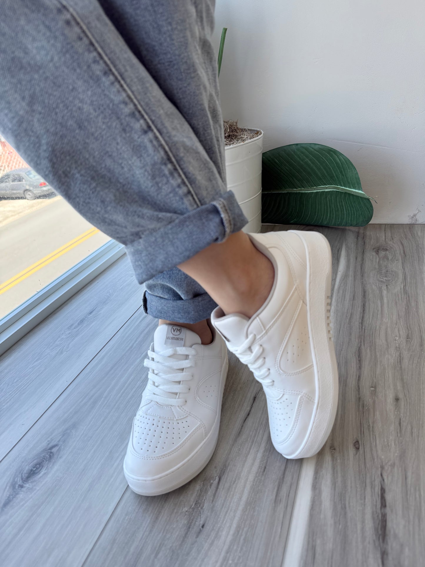 Bernice white sneaker 6,7