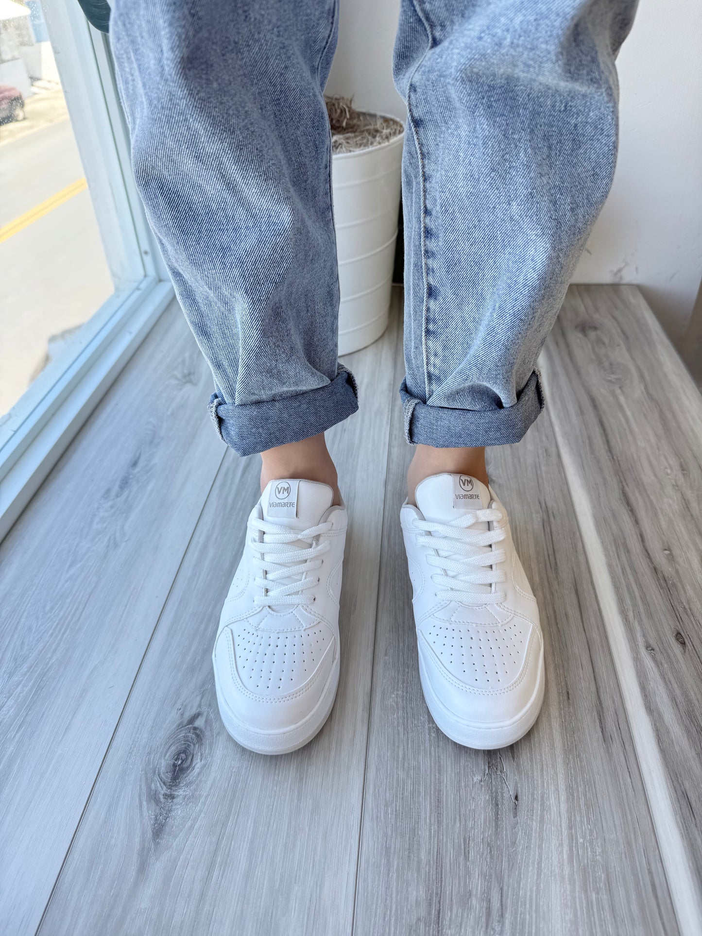 Bernice white sneaker 6,7