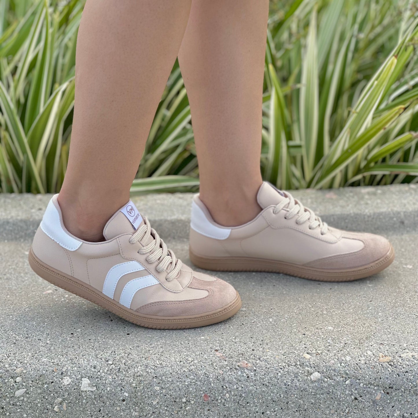 Celia beige and white low sneaker