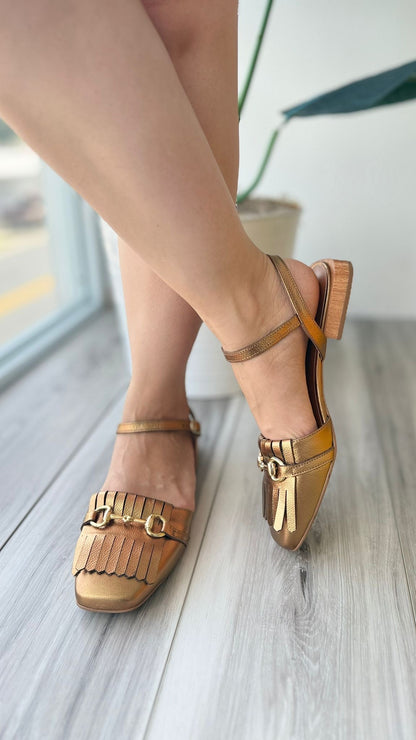 Helena bronze