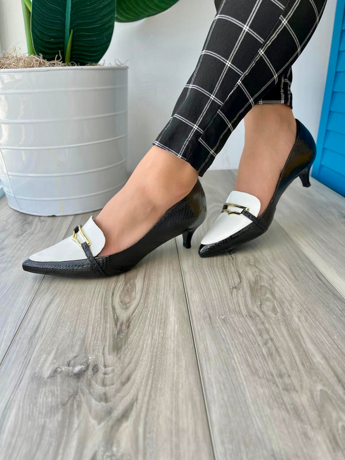 Nao black/white heel