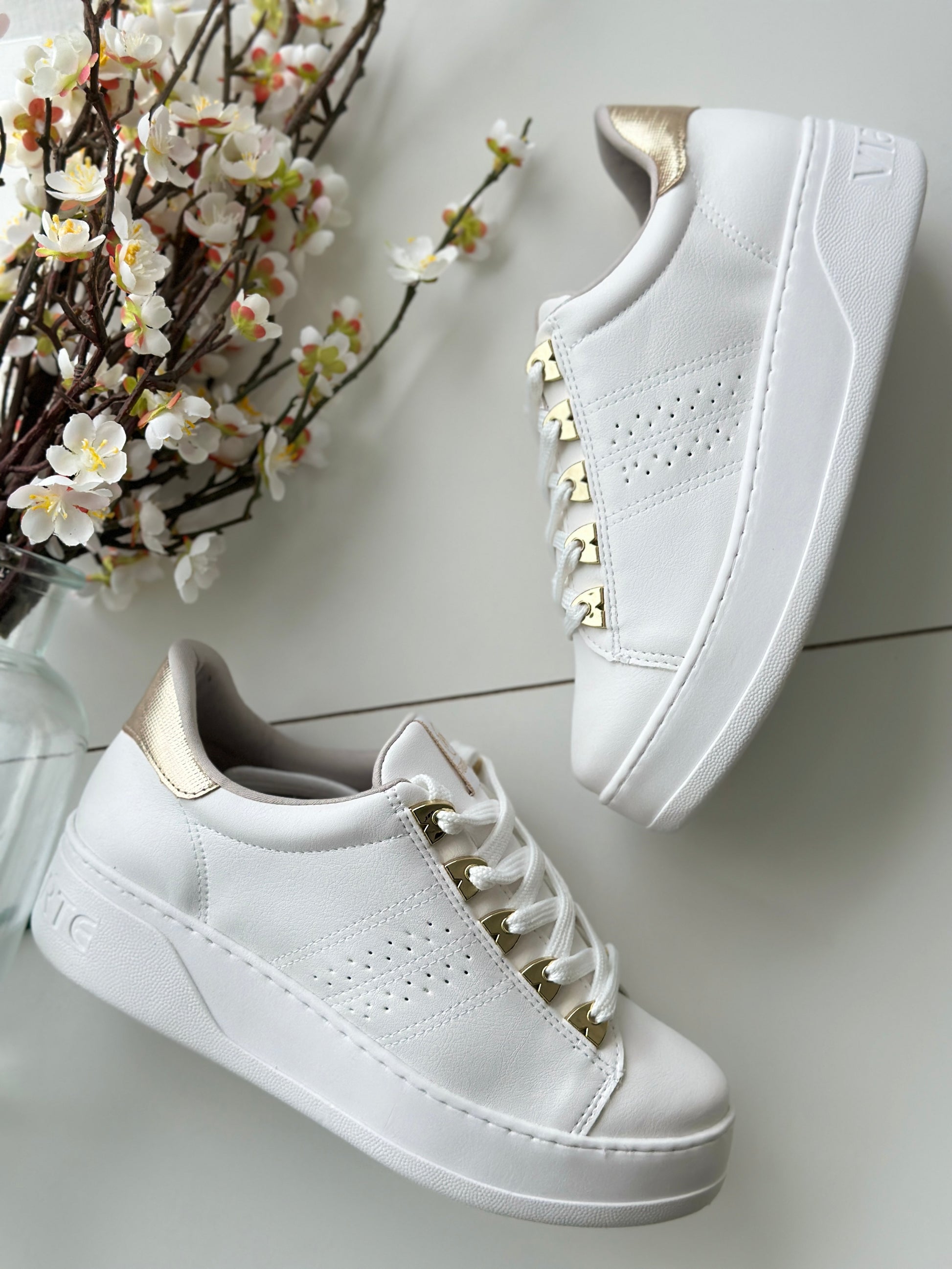 Aixa Gold Details White Sneaker - Stela The Shoetique